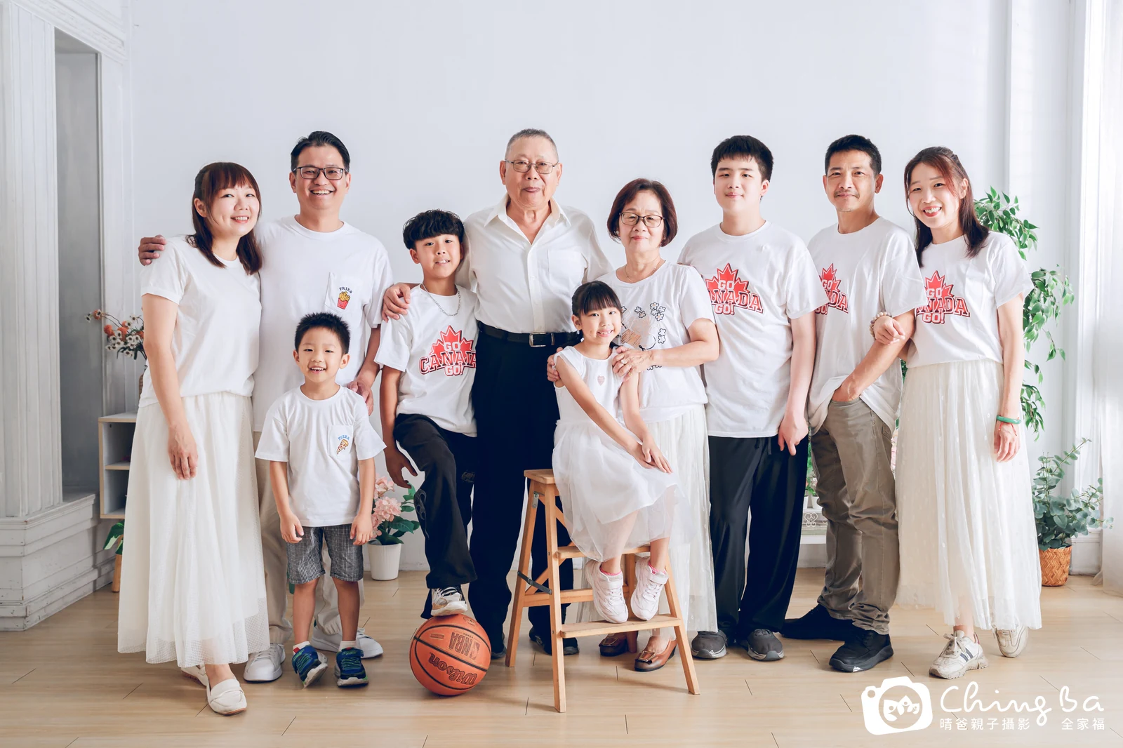 台中攝影棚的家族全家福紀念照