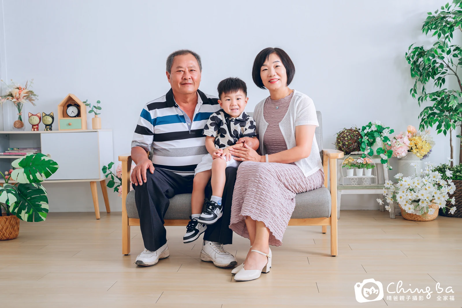 台中攝影棚的家族全家福紀念照