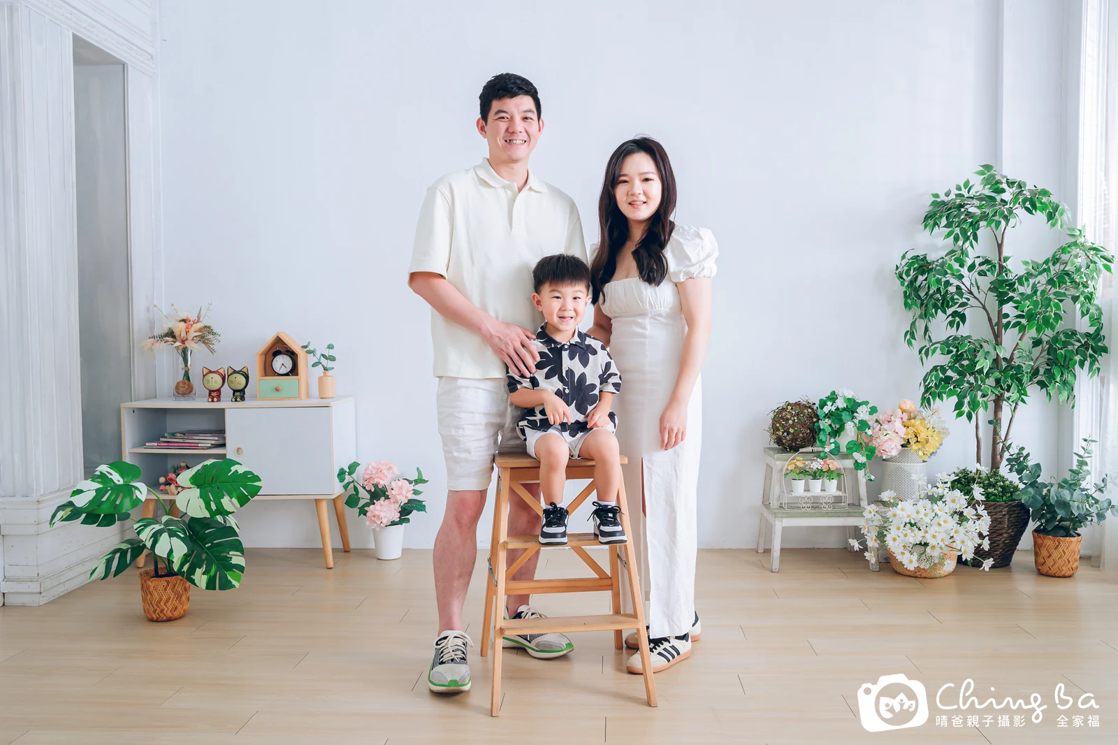 台中攝影棚的家族全家福紀念照