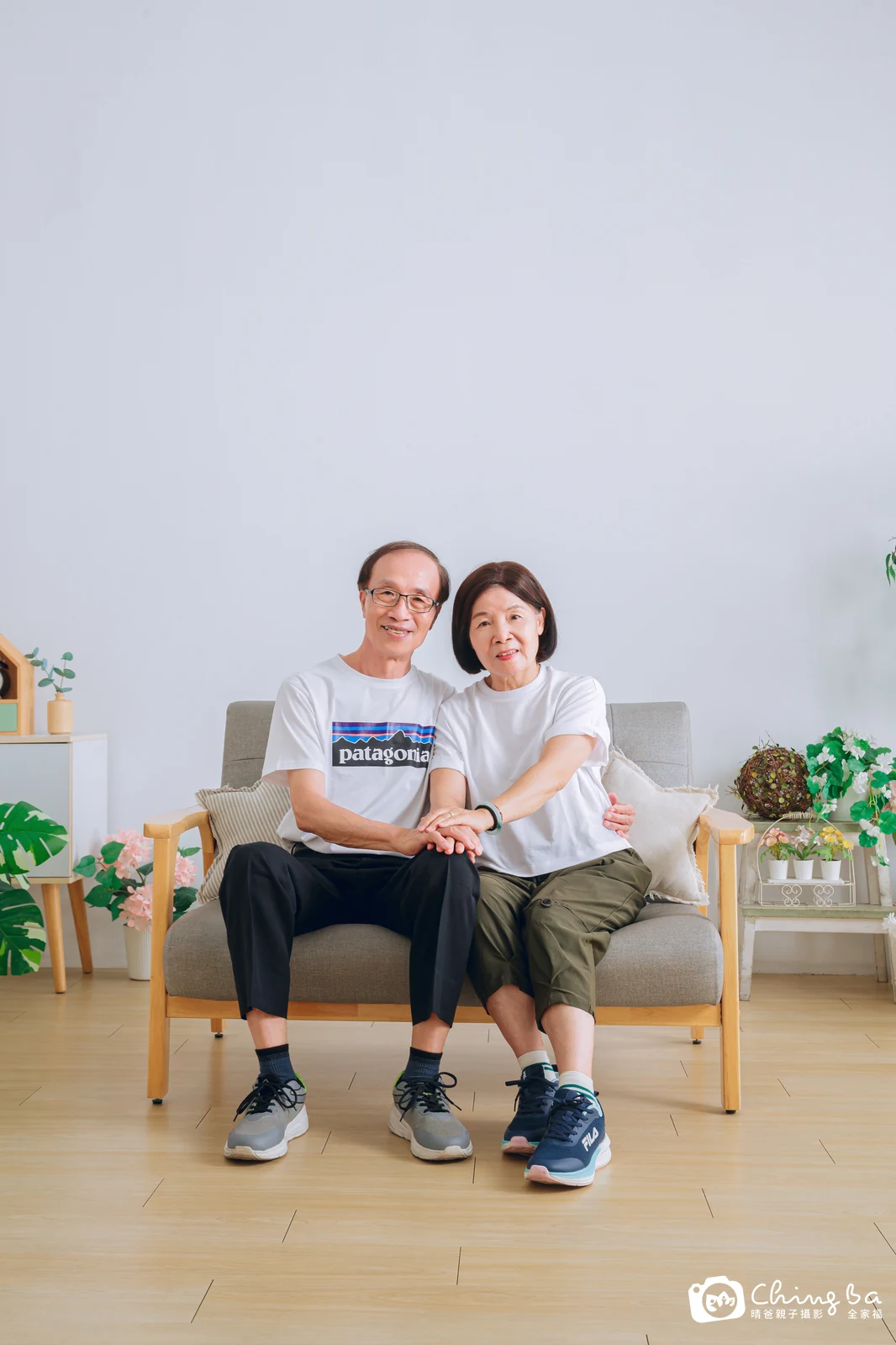 2025 年夏季的家族全家福，7 大 3 小
