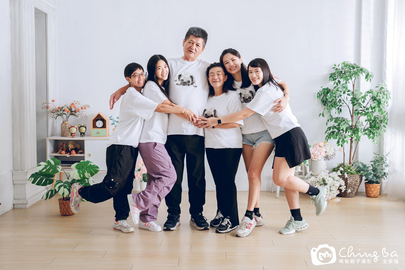 台中攝影棚的家族全家福紀念照