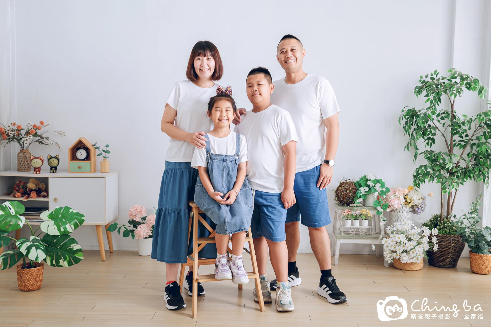 台中攝影棚的家族全家福紀念照