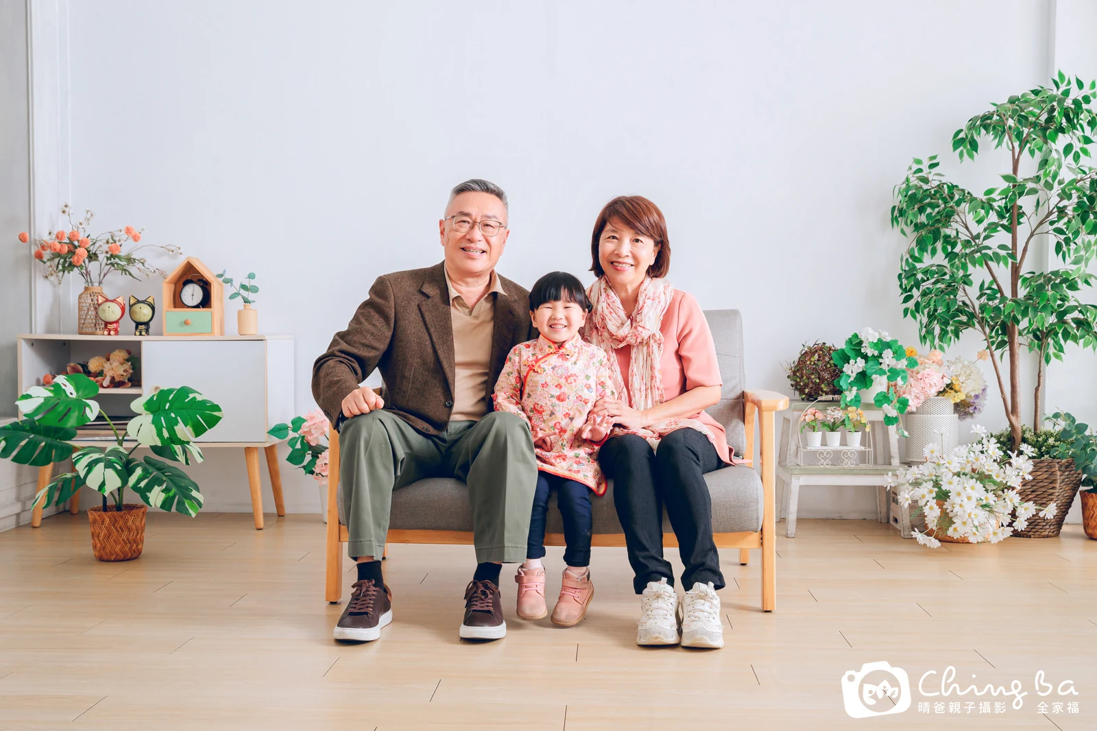 2026 年新春的家族全家福,5 大 1 小