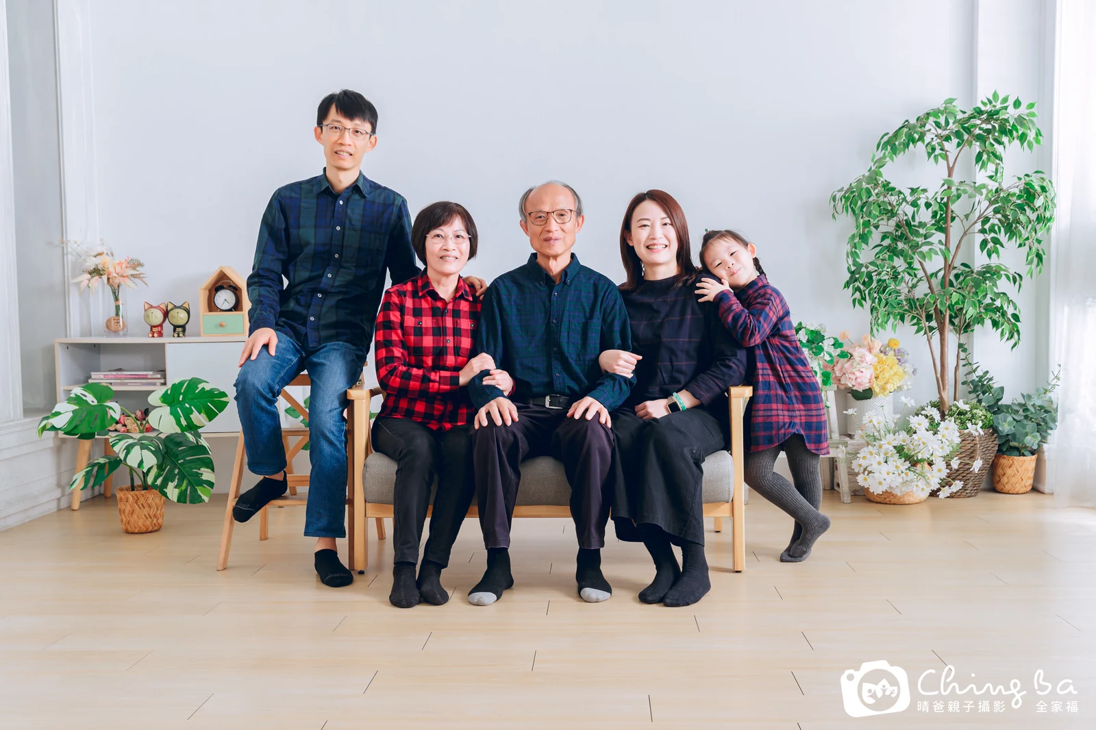 家族全家福作品｜2024 年新春｜晴爸親子攝影