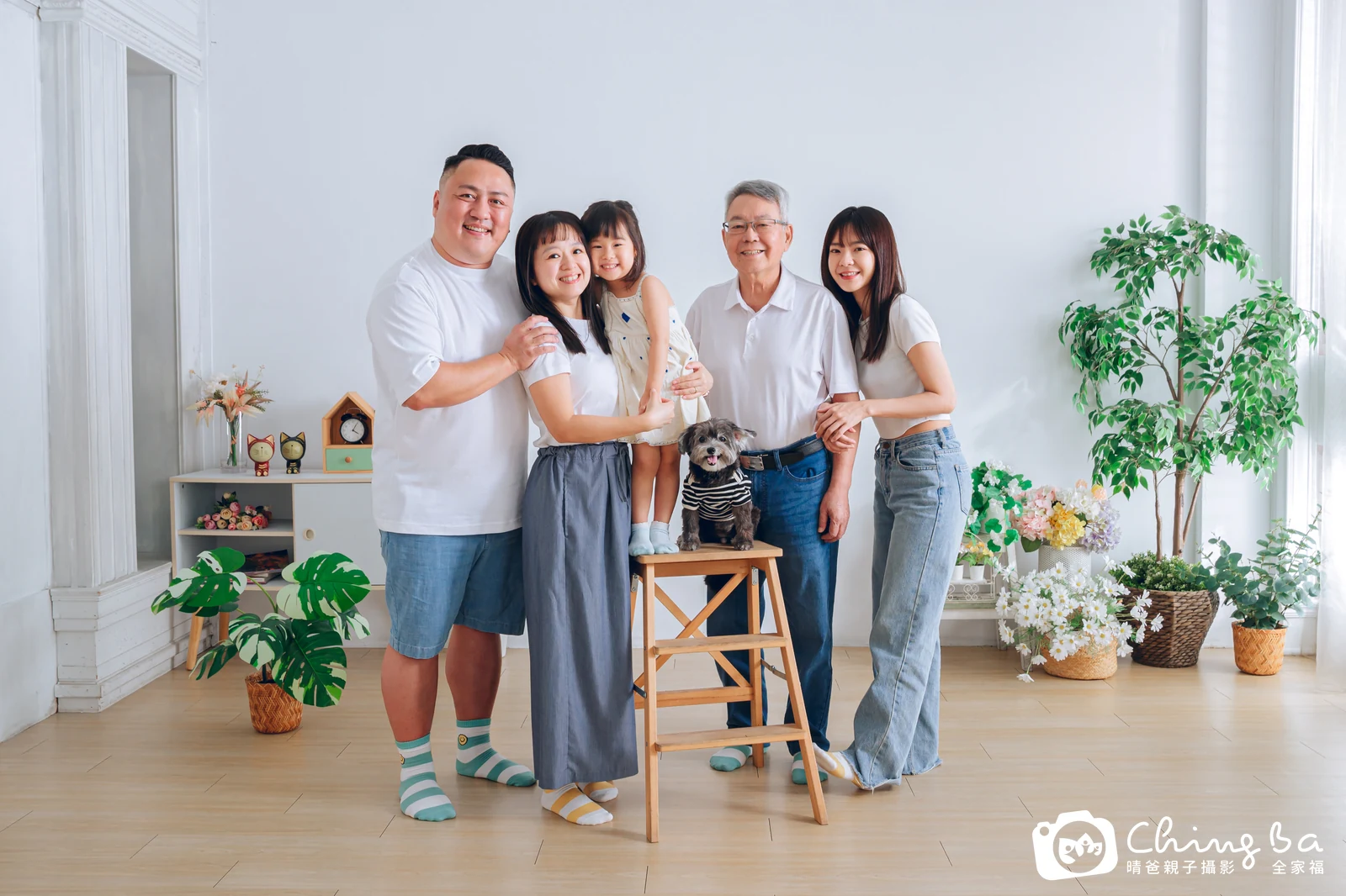 2024 年秋季的家族全家福,4 大 1 小