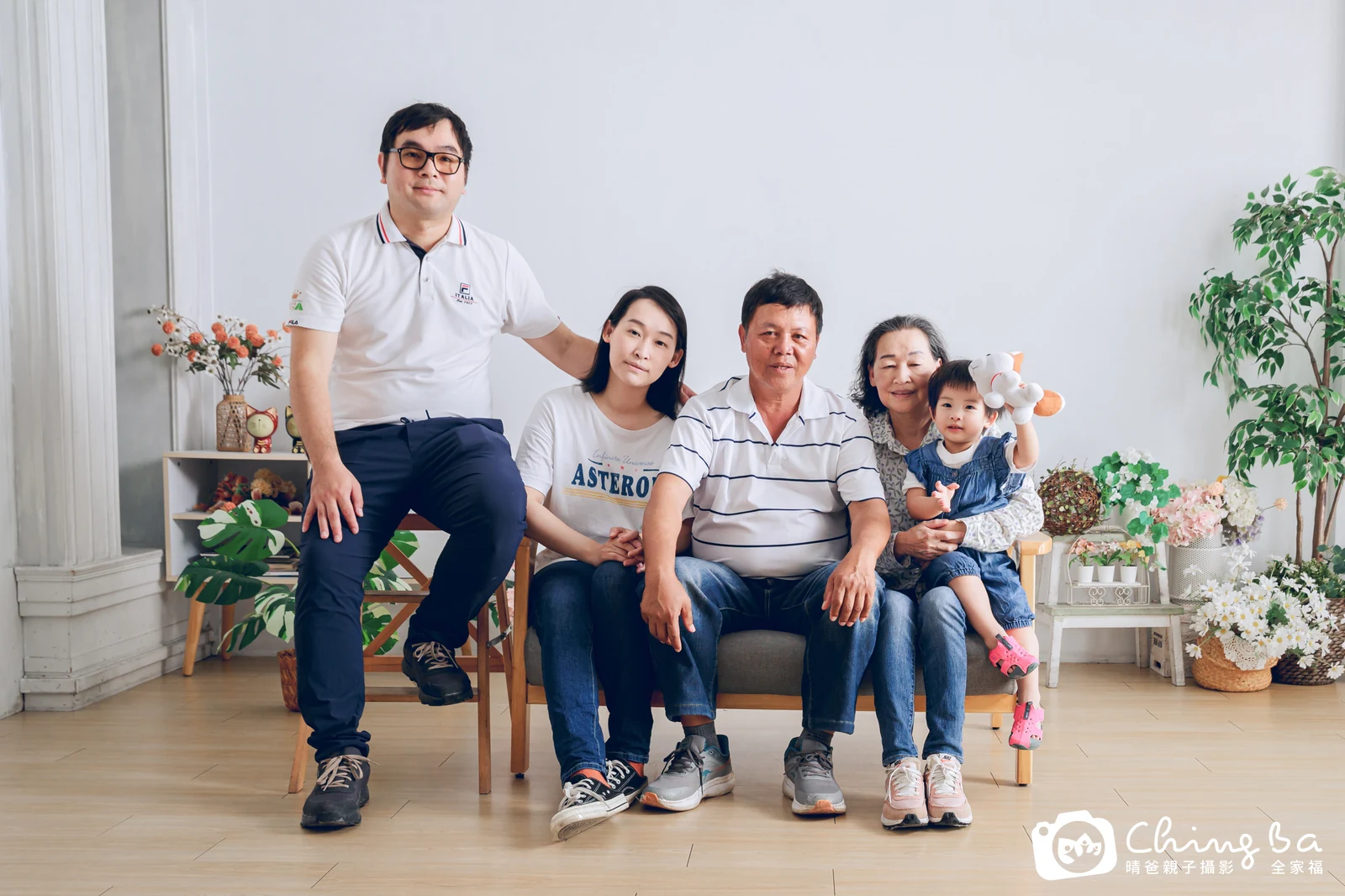 台中攝影棚的家族全家福紀念照