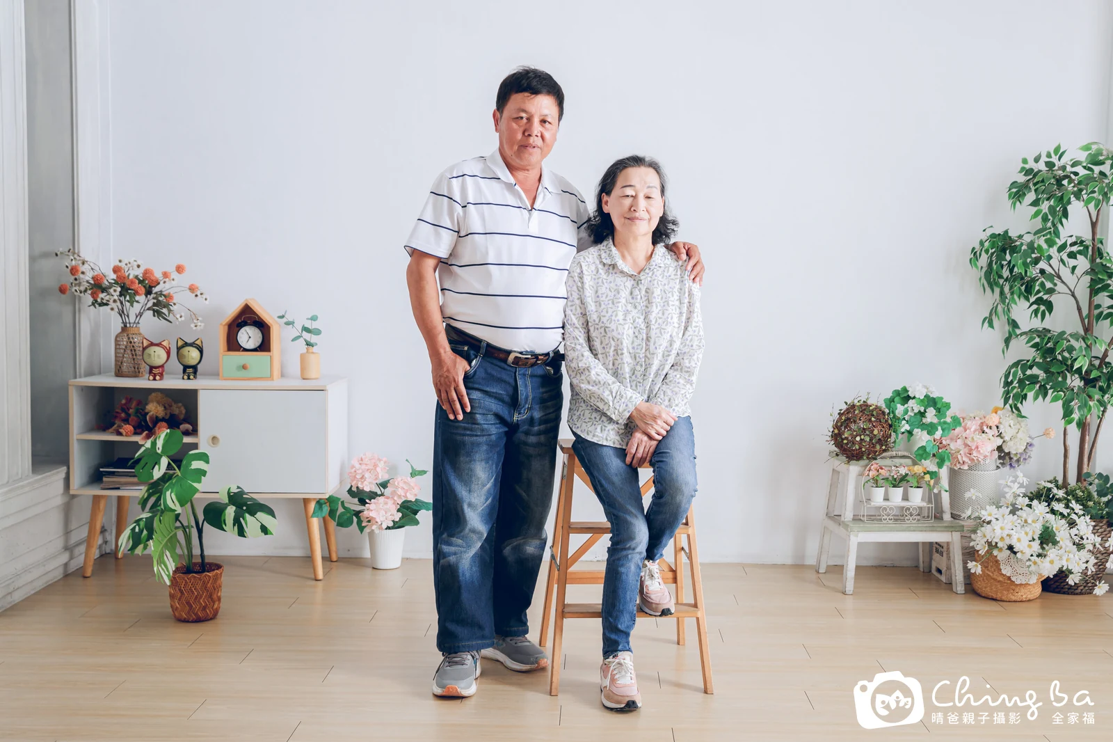 一家人在晴爸攝影棚拍全家福