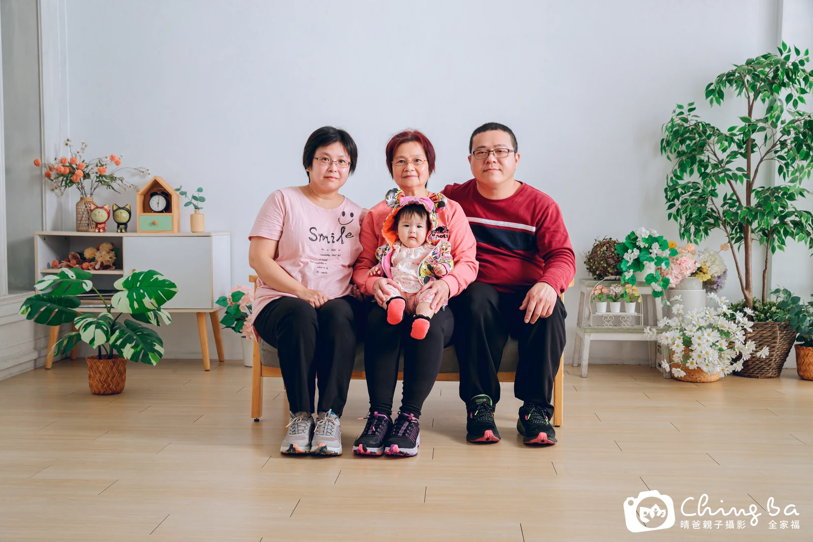 2026 年新春的家族全家福，6 大 3 小