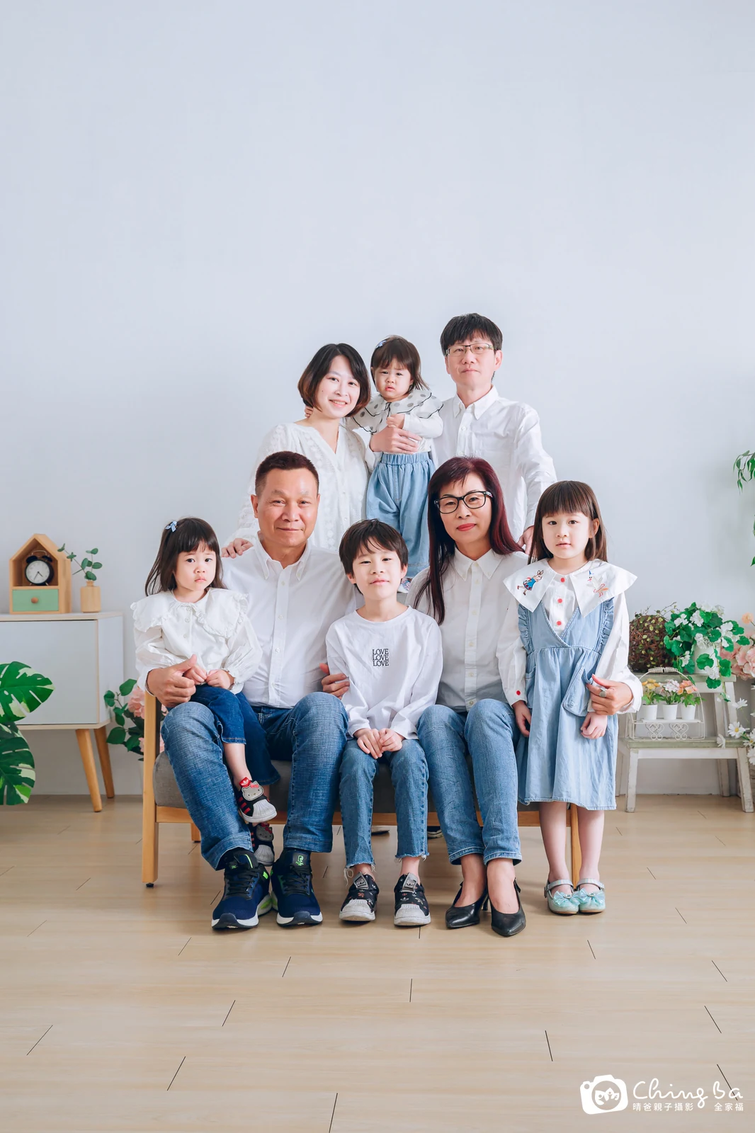 2024 年新春的家族全家福，10 大 7 小