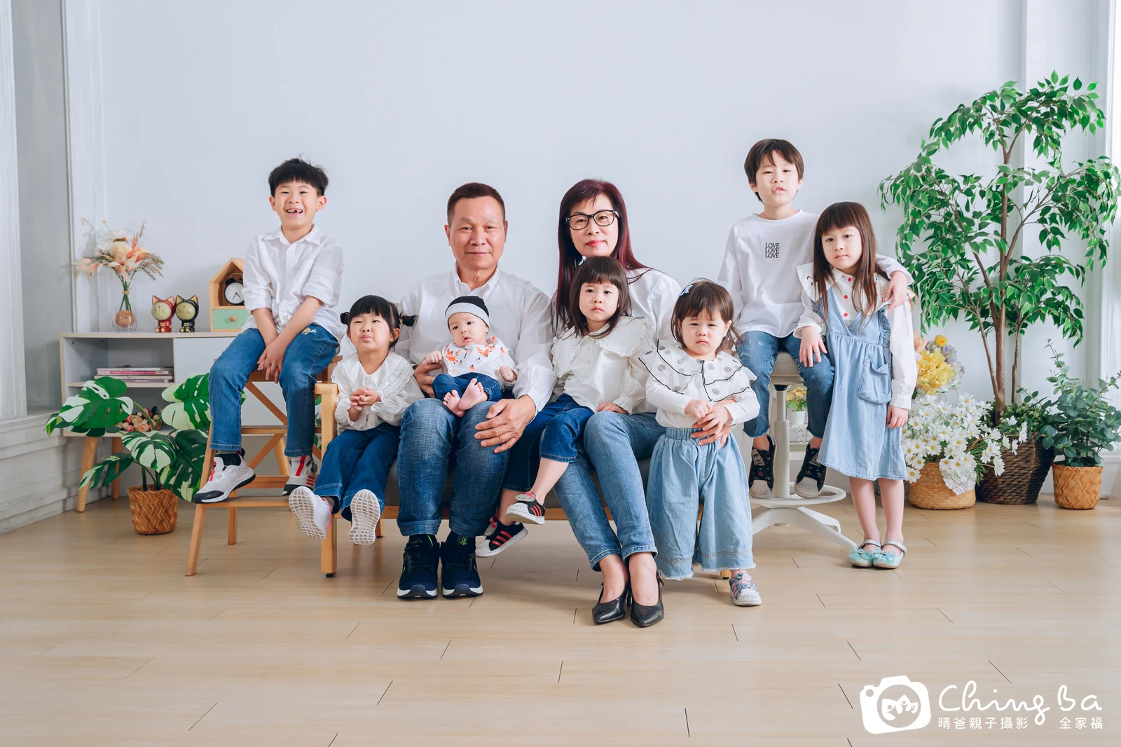 台中攝影棚的家族全家福紀念照