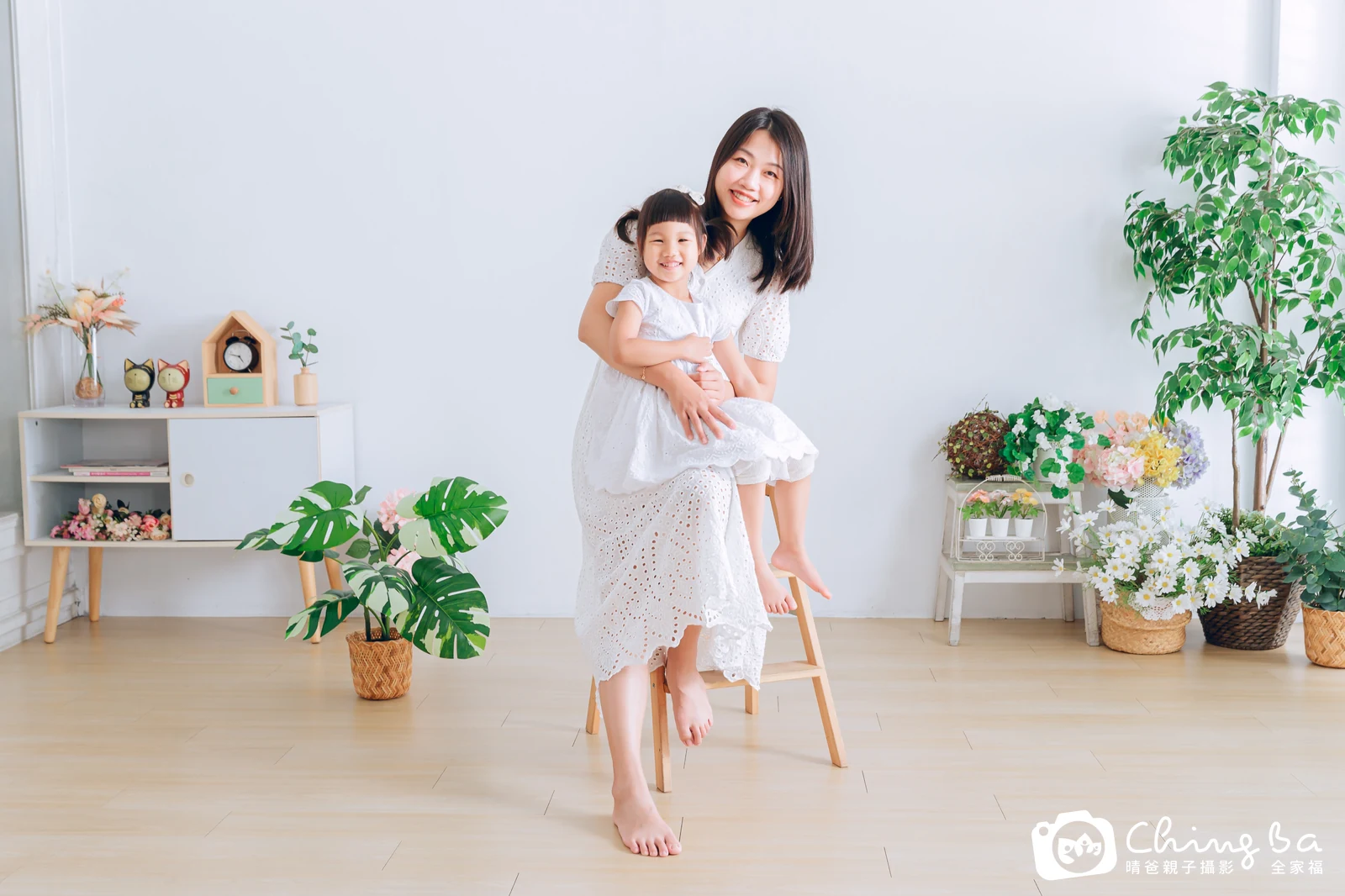 2023 年夏季的家族全家福,2 大 1 小