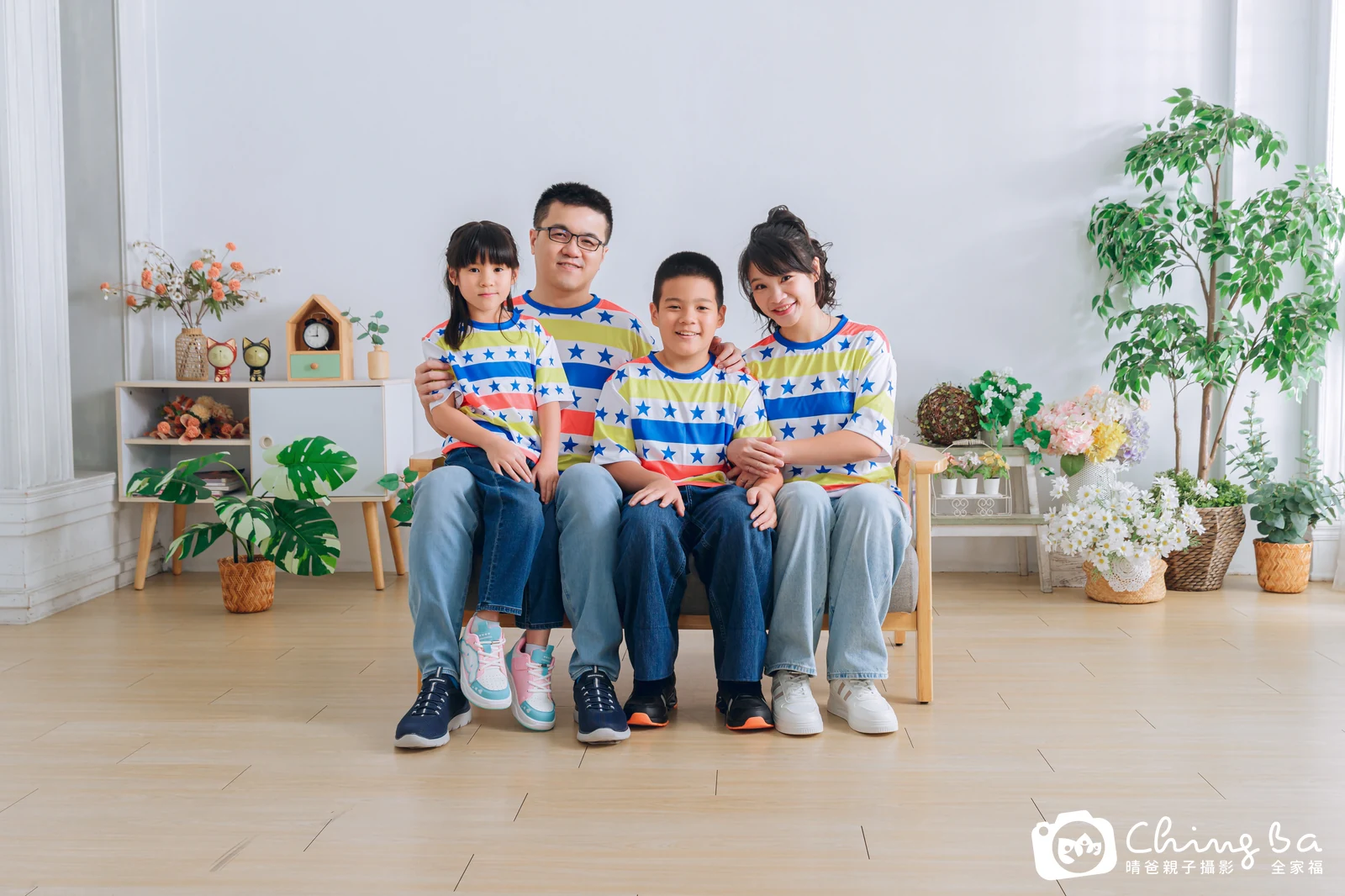 台中攝影棚的家族全家福紀念照