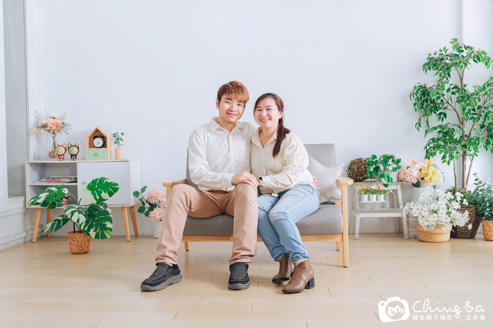 一家人在晴爸攝影棚拍全家福