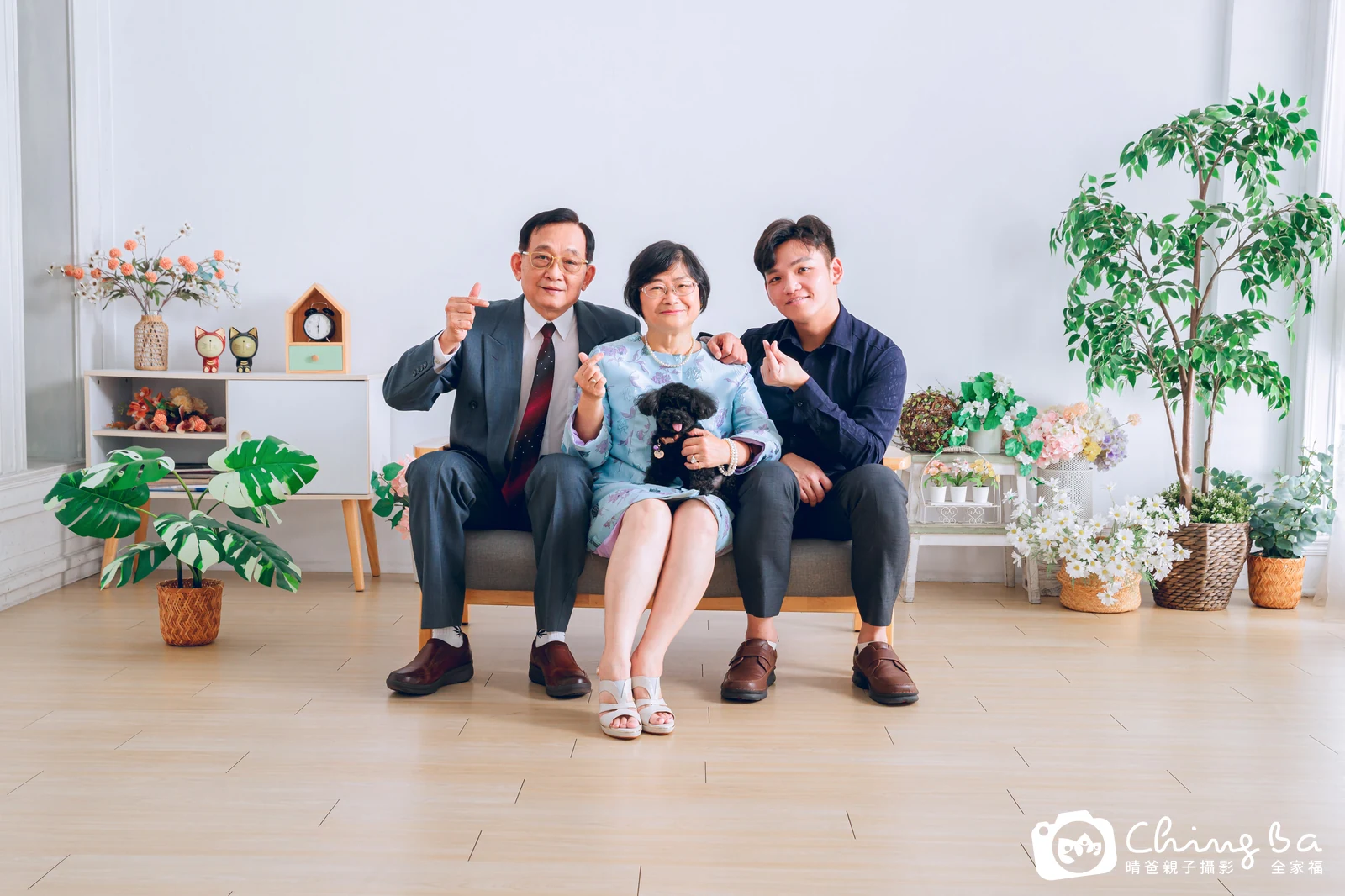 台中攝影棚的家族全家福紀念照