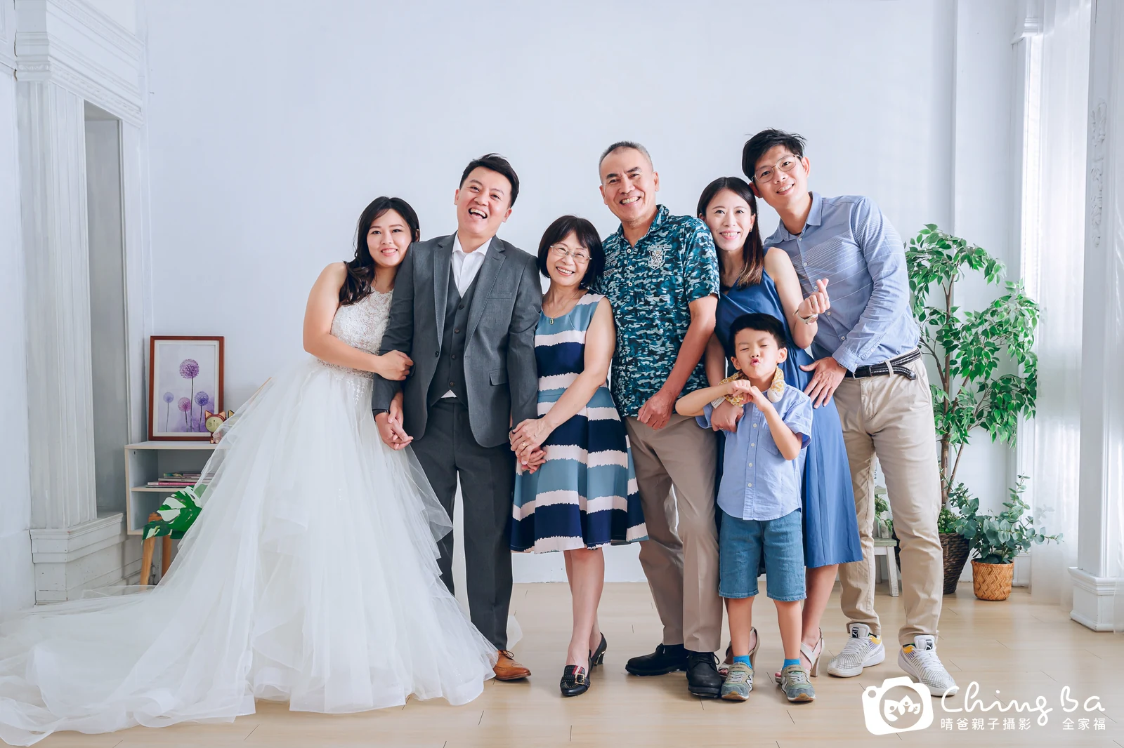 台中攝影棚的家族全家福紀念照