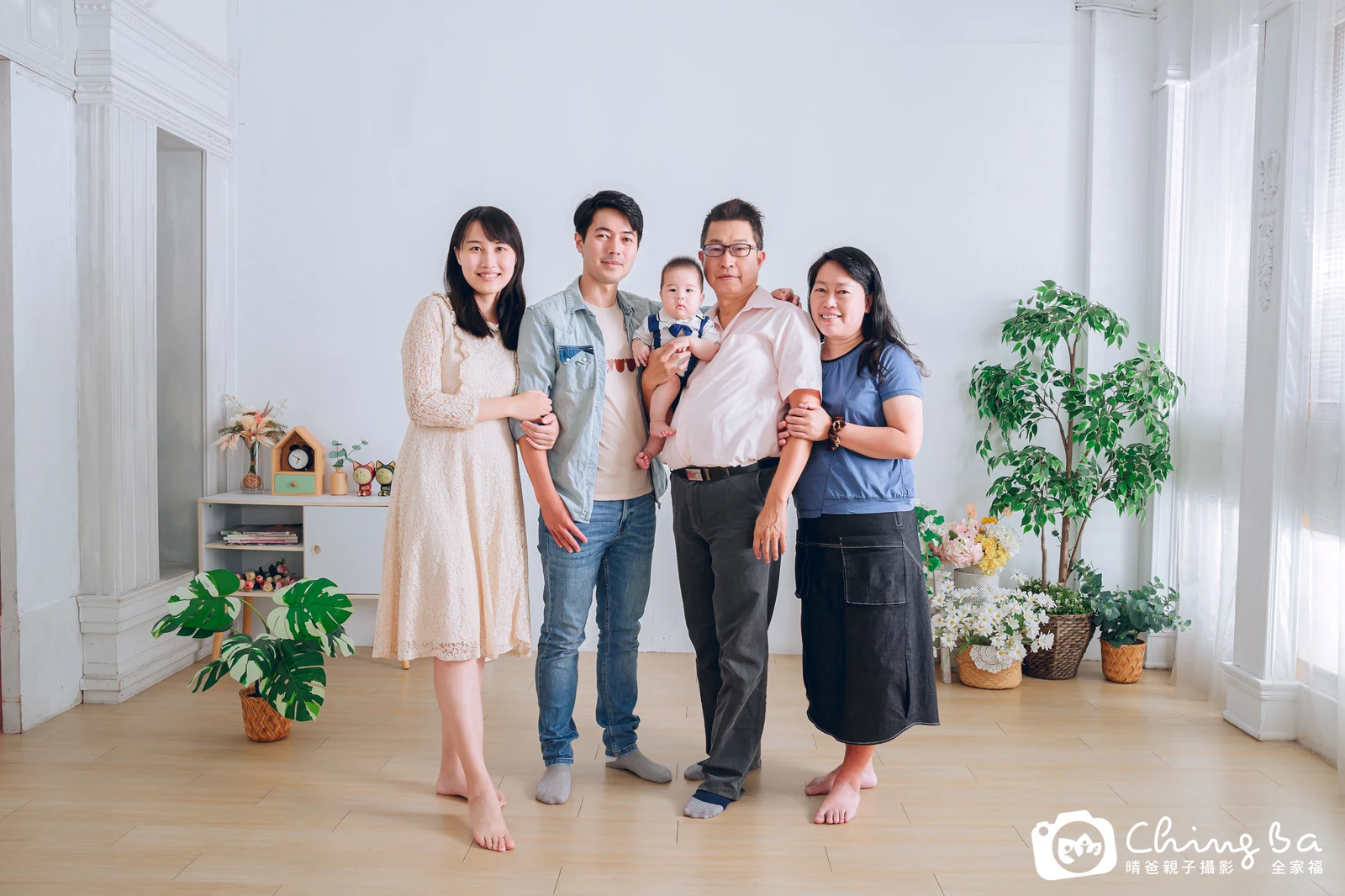 台中攝影棚的家族全家福紀念照