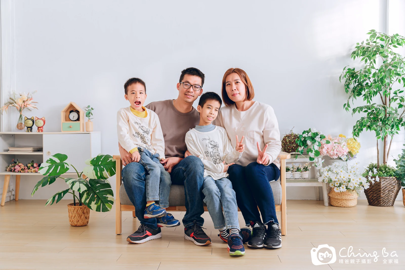 台中攝影棚的家族全家福紀念照
