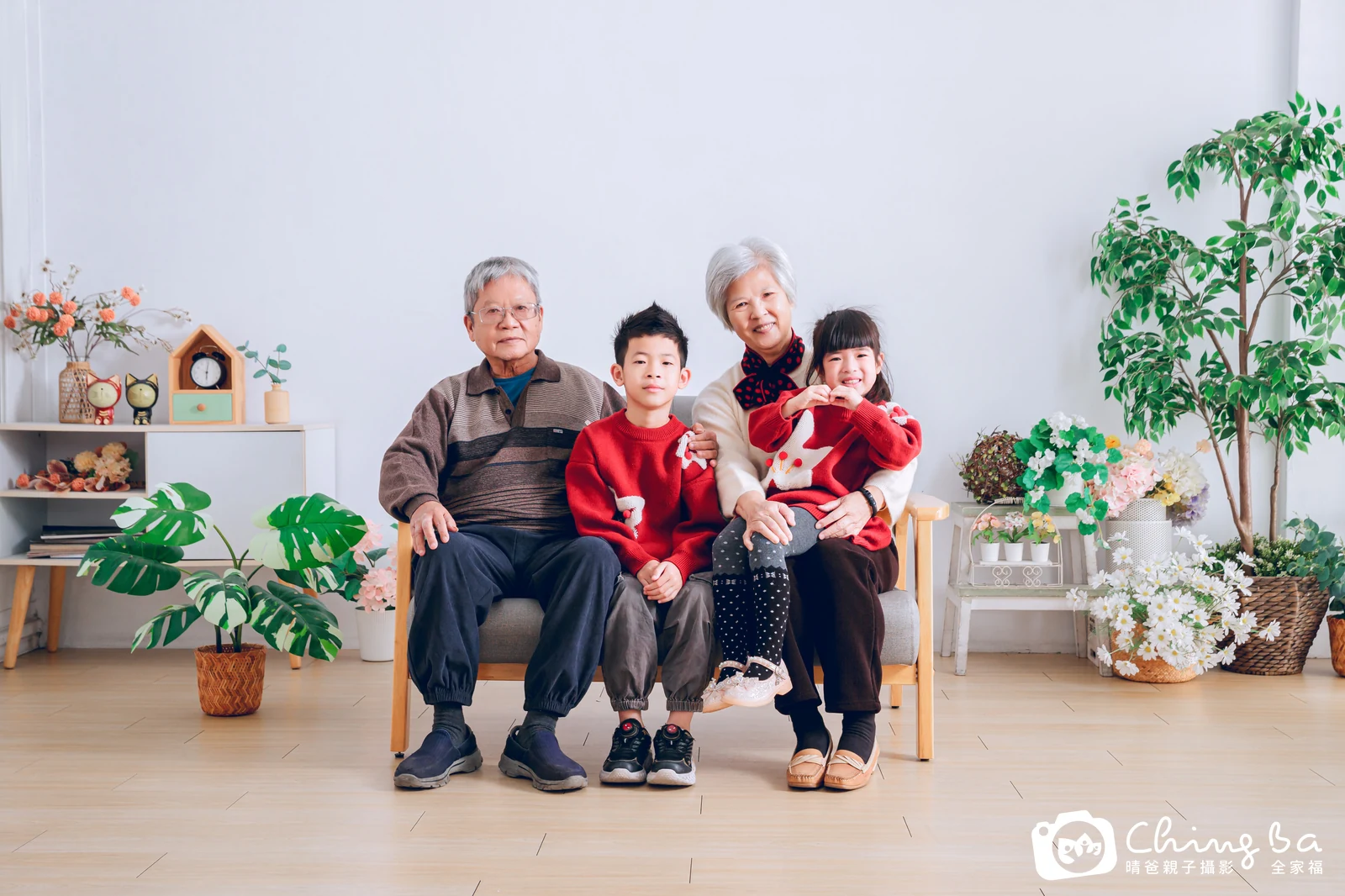 2026 年新春的家族全家福,6 大 2 小