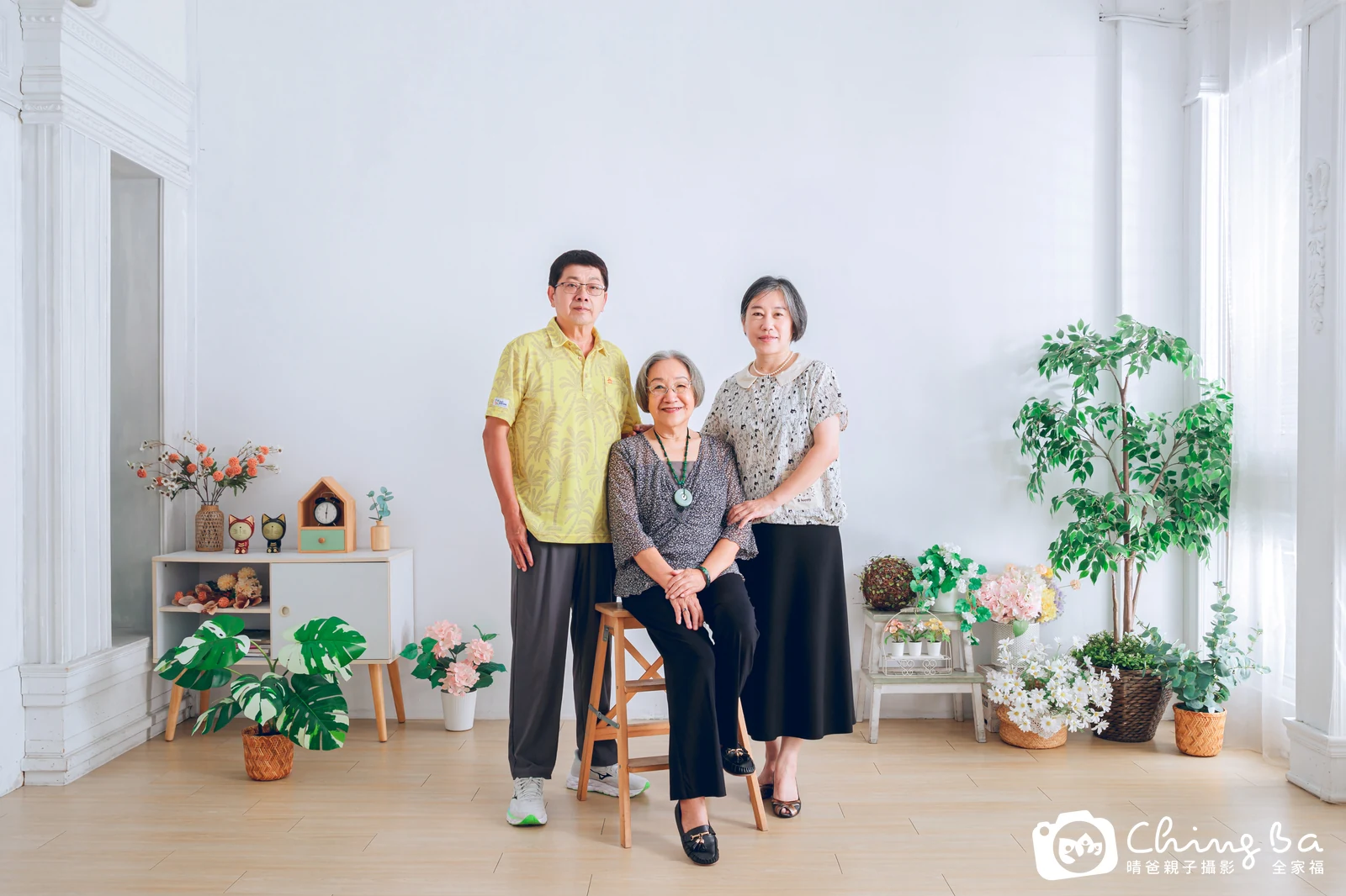 2025 年夏季的家族全家福,9 大 0 小