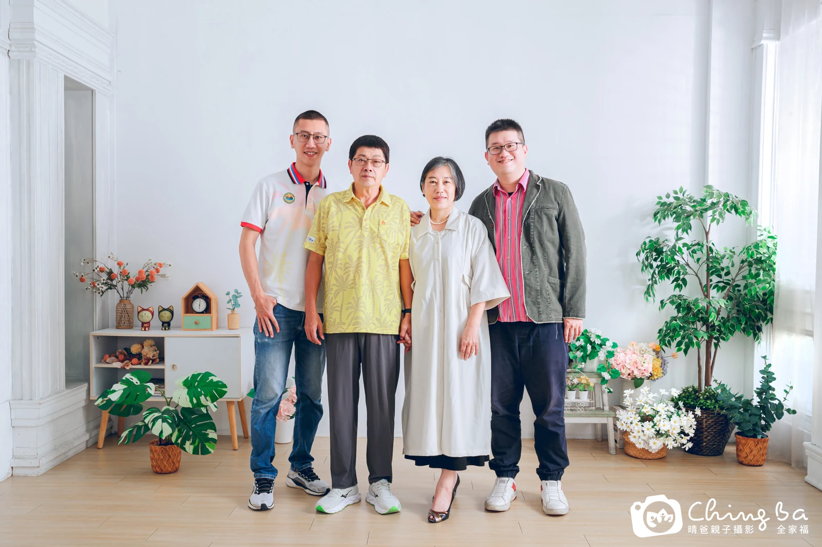 台中攝影棚的家族全家福紀念照