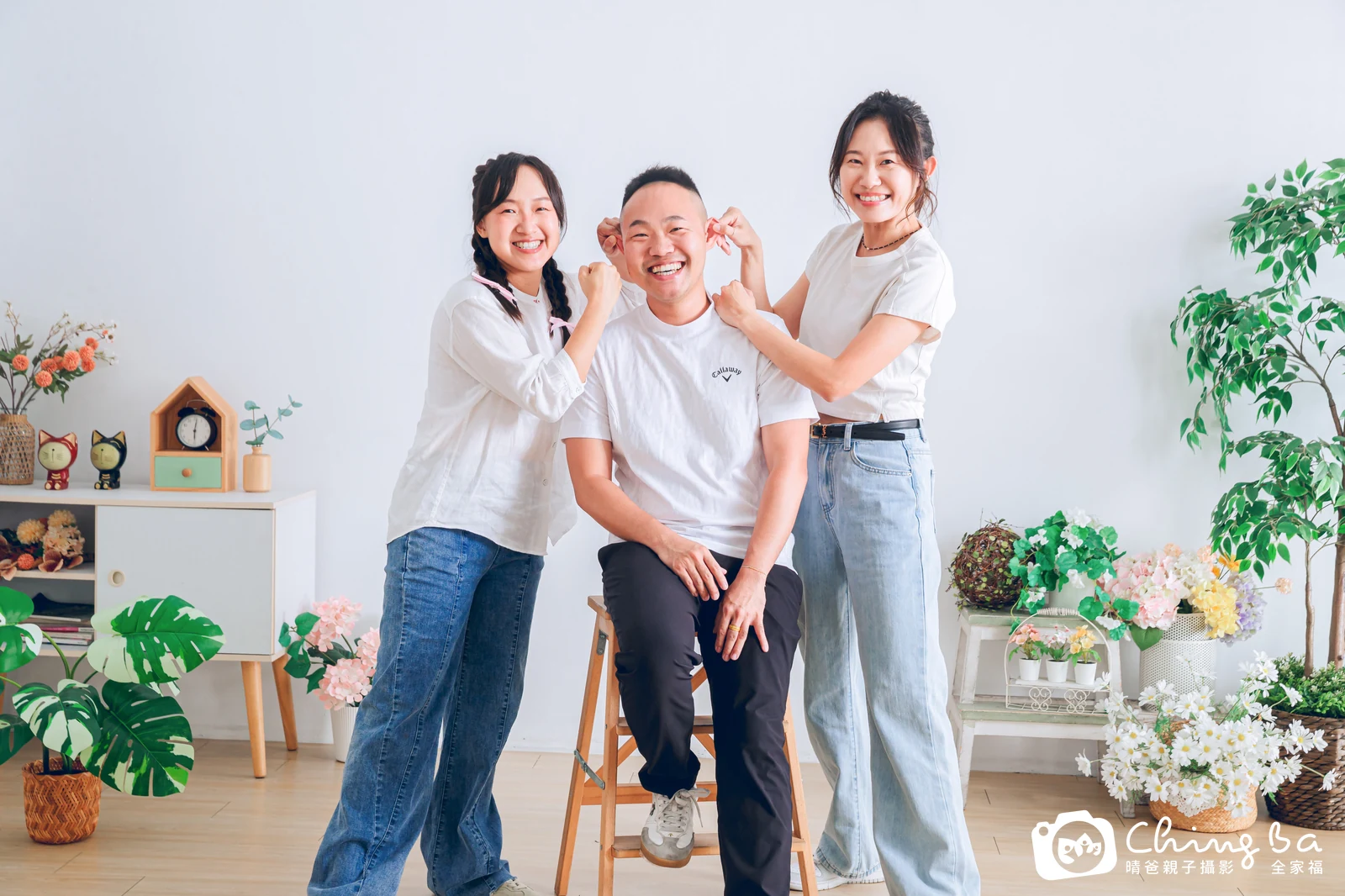 2025 年夏季的家族全家福，5 大 0 小