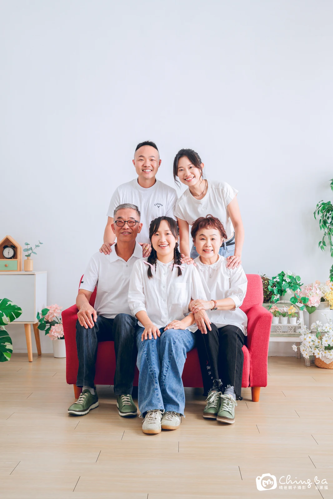 一家人在晴爸攝影棚拍全家福