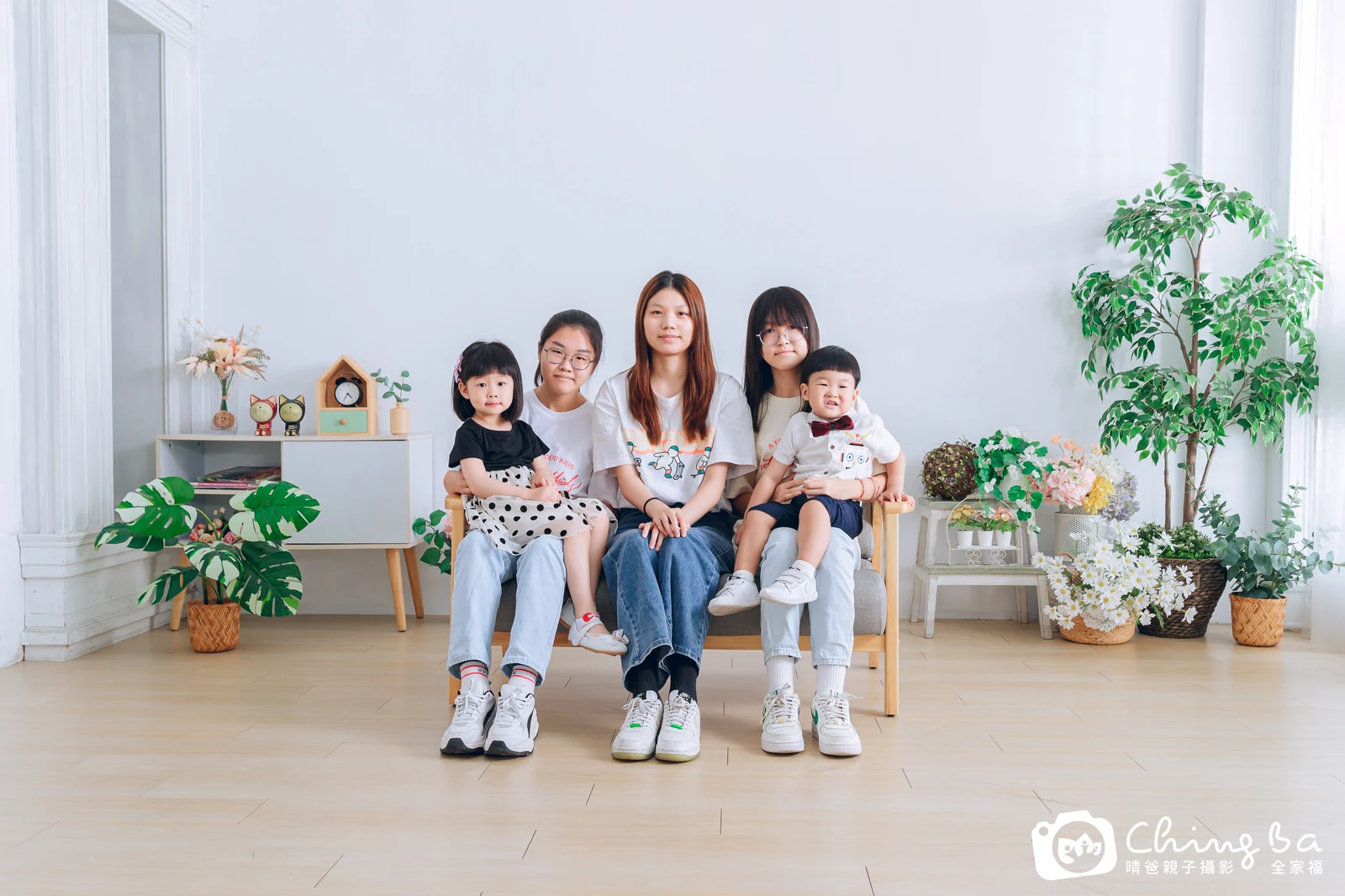 台中攝影棚的家族全家福紀念照