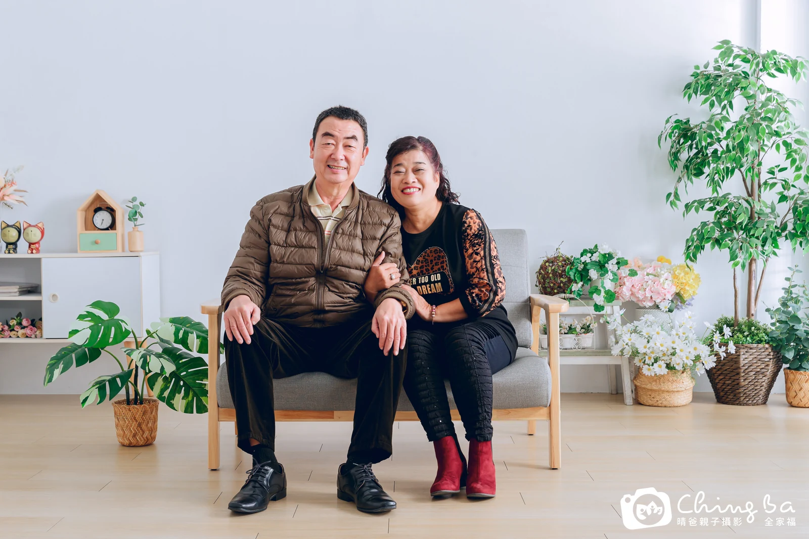 一家人在晴爸攝影棚拍全家福