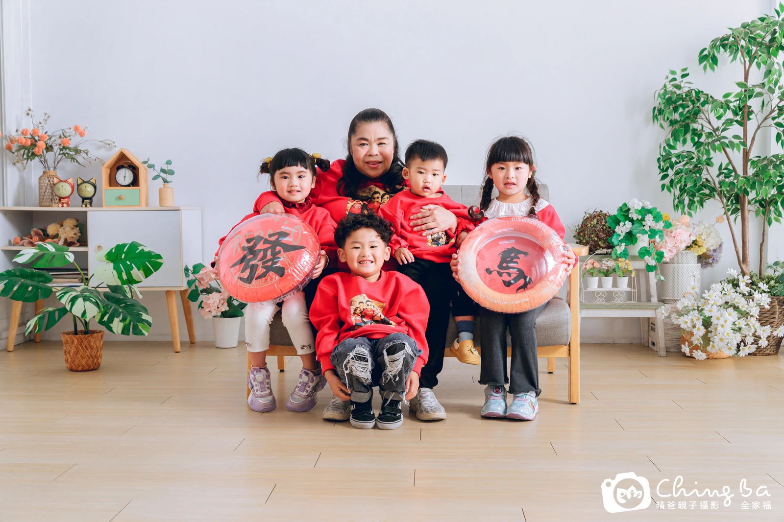 台中攝影棚的家族全家福紀念照