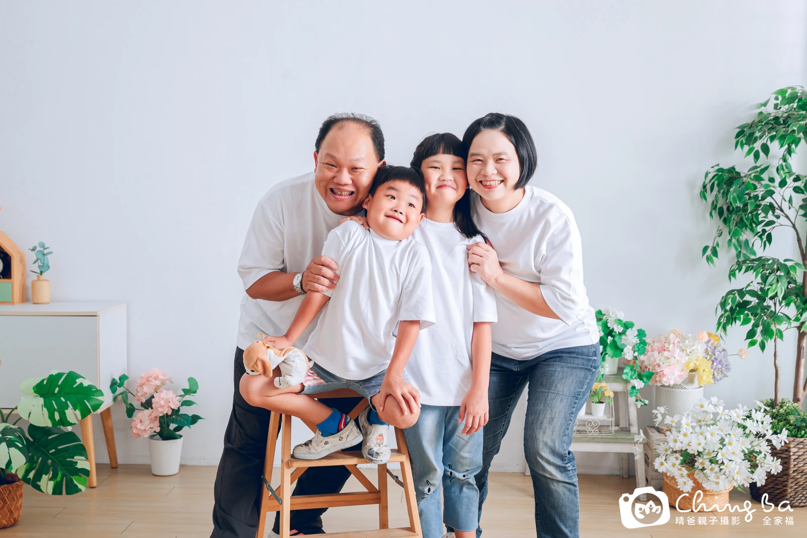 台中攝影棚的家族全家福紀念照