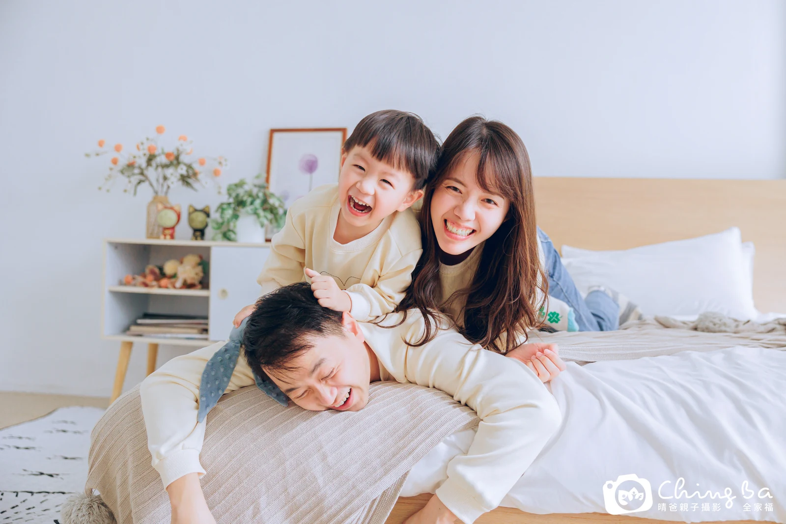 棚內親子寫真作品照｜2026 年冬季｜晴爸親子攝影