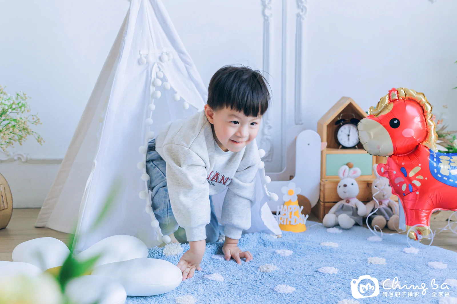 棚內親子寫真作品照｜2026 年冬季｜晴爸親子攝影