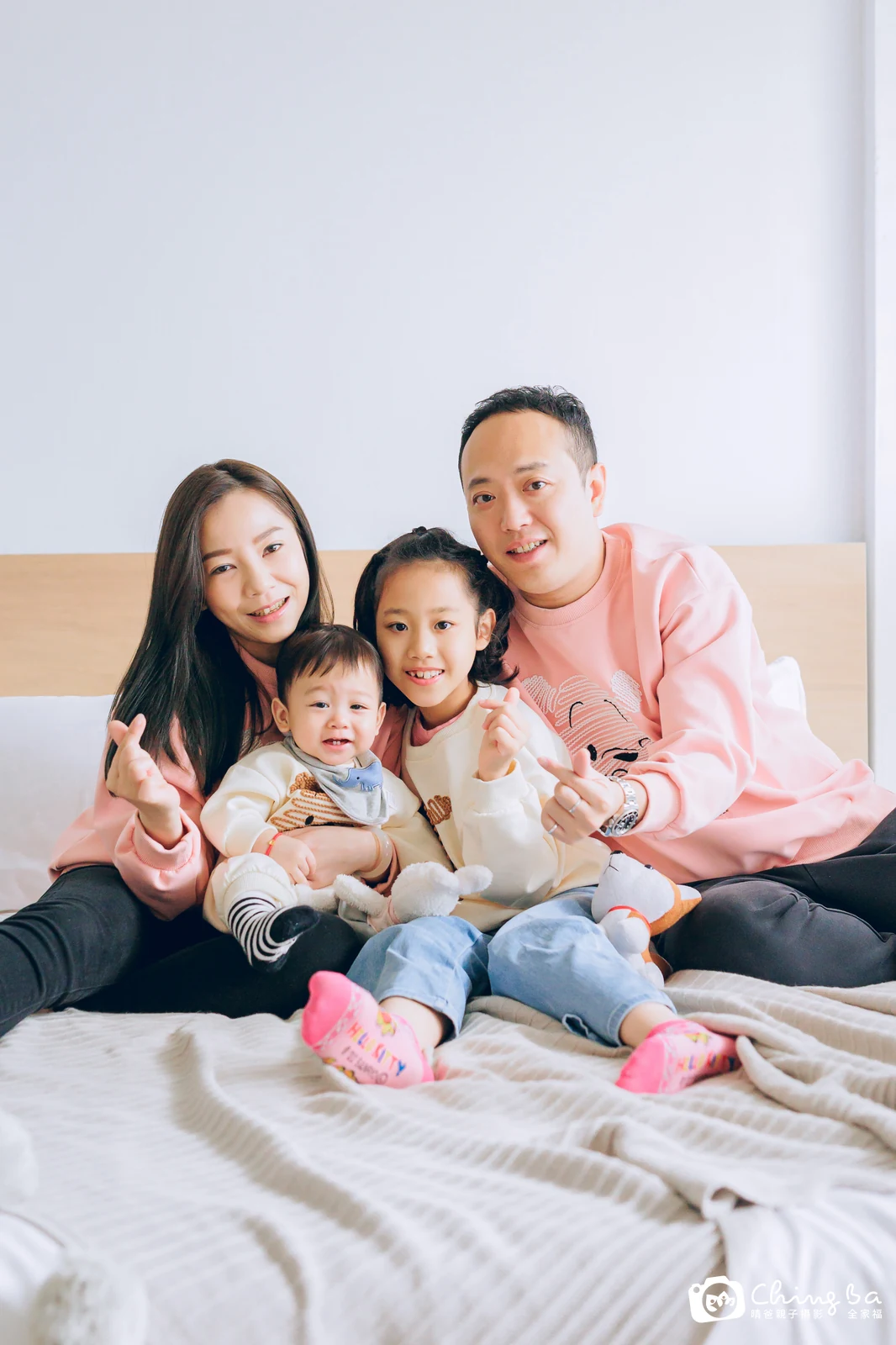 棚內親子寫真作品照｜2023 年冬季｜晴爸親子攝影