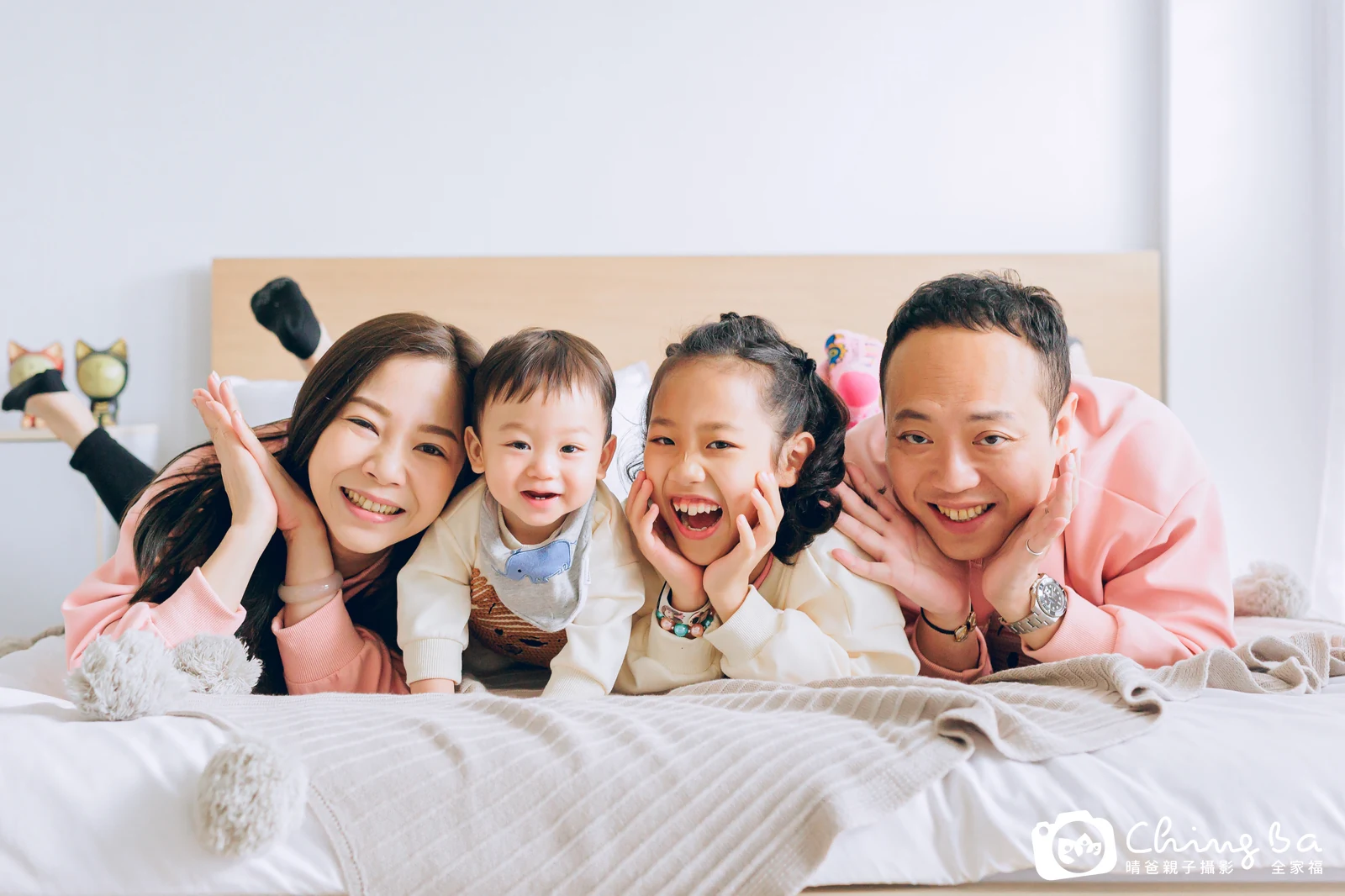 棚內親子寫真作品照|2023 年冬季|晴爸親子攝影
