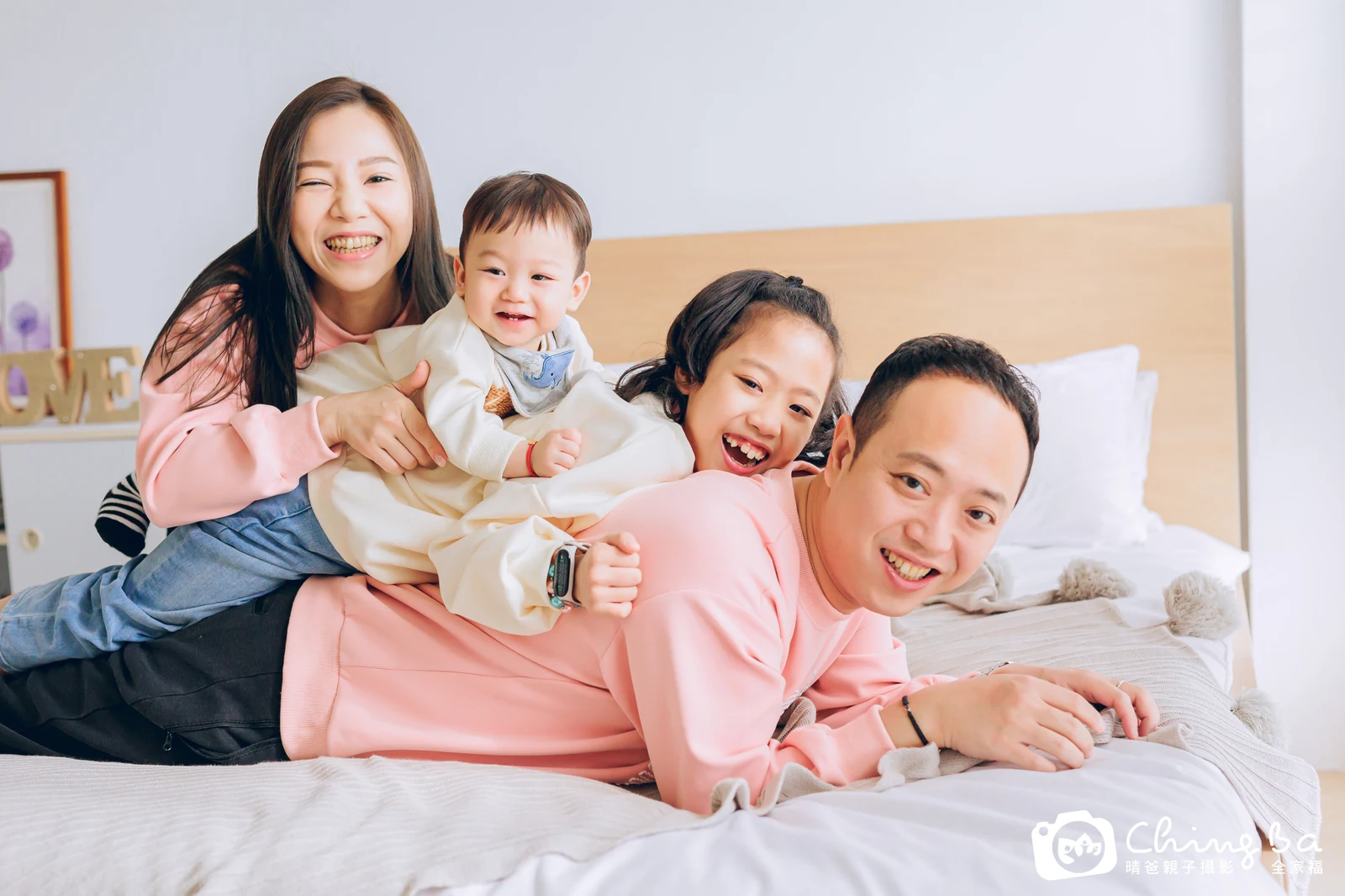 棚內親子寫真作品照|2023 年冬季|晴爸親子攝影