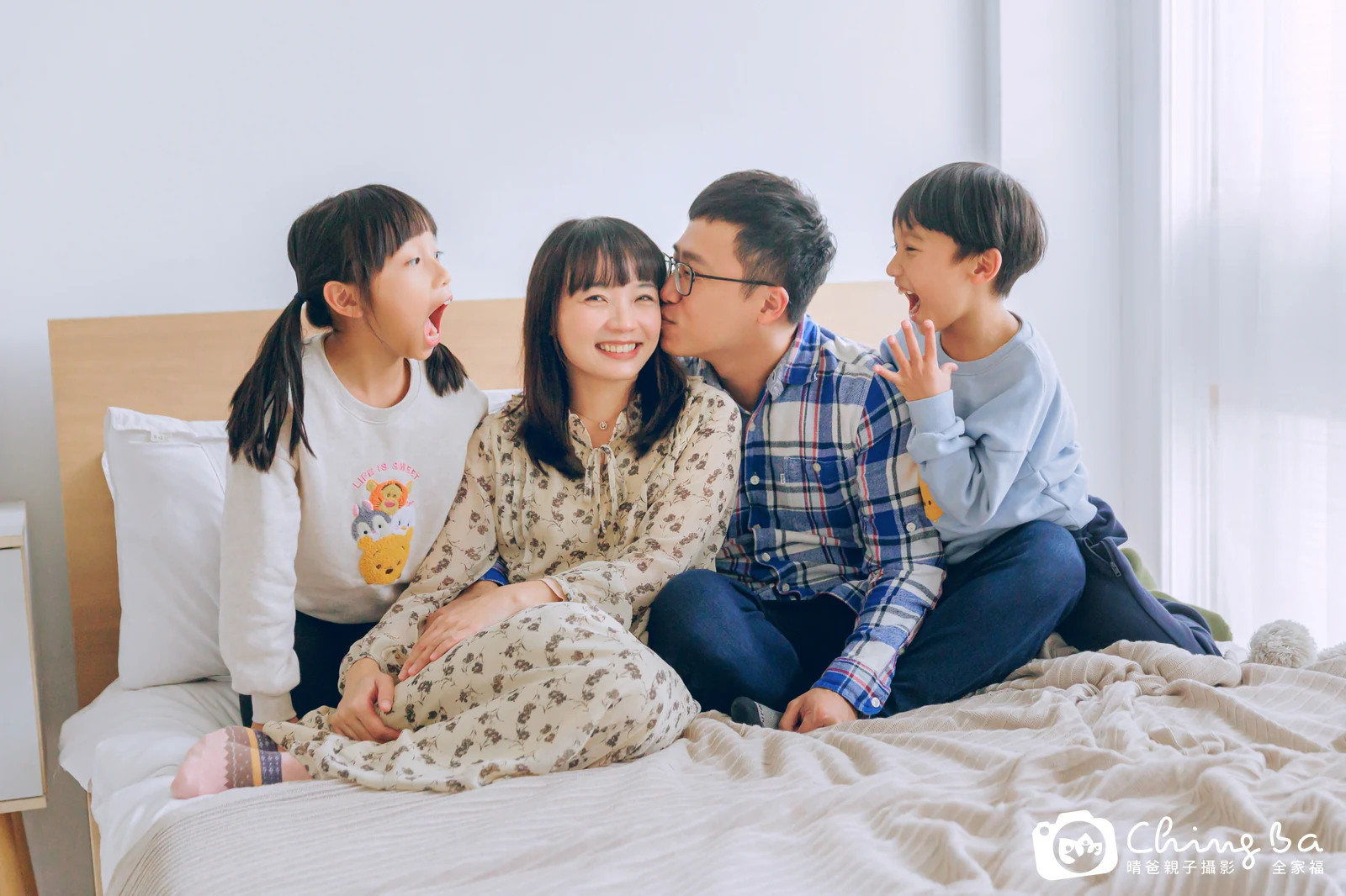 棚內親子寫真作品照|2025 年冬季|晴爸親子攝影