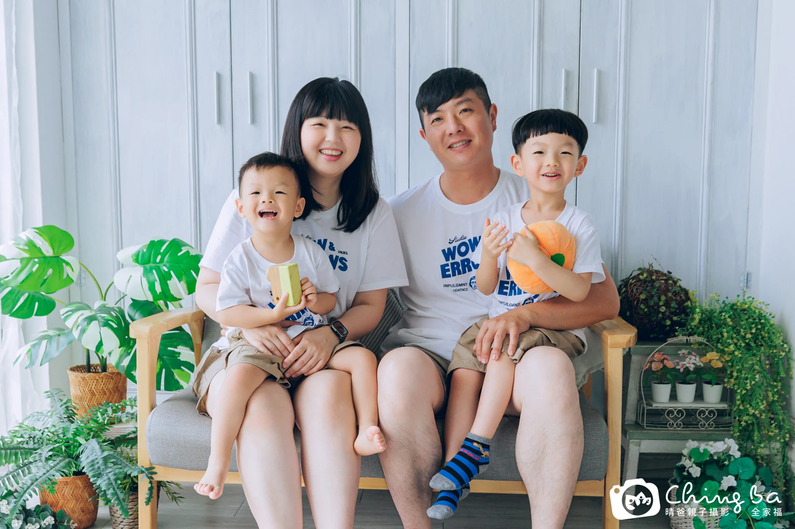 棚內親子寫真作品照|2025 年夏季|晴爸親子攝影