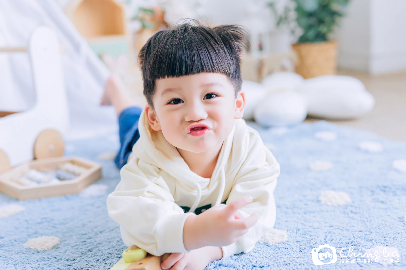 棚內親子寫真作品照|2022 年冬季|晴爸親子攝影