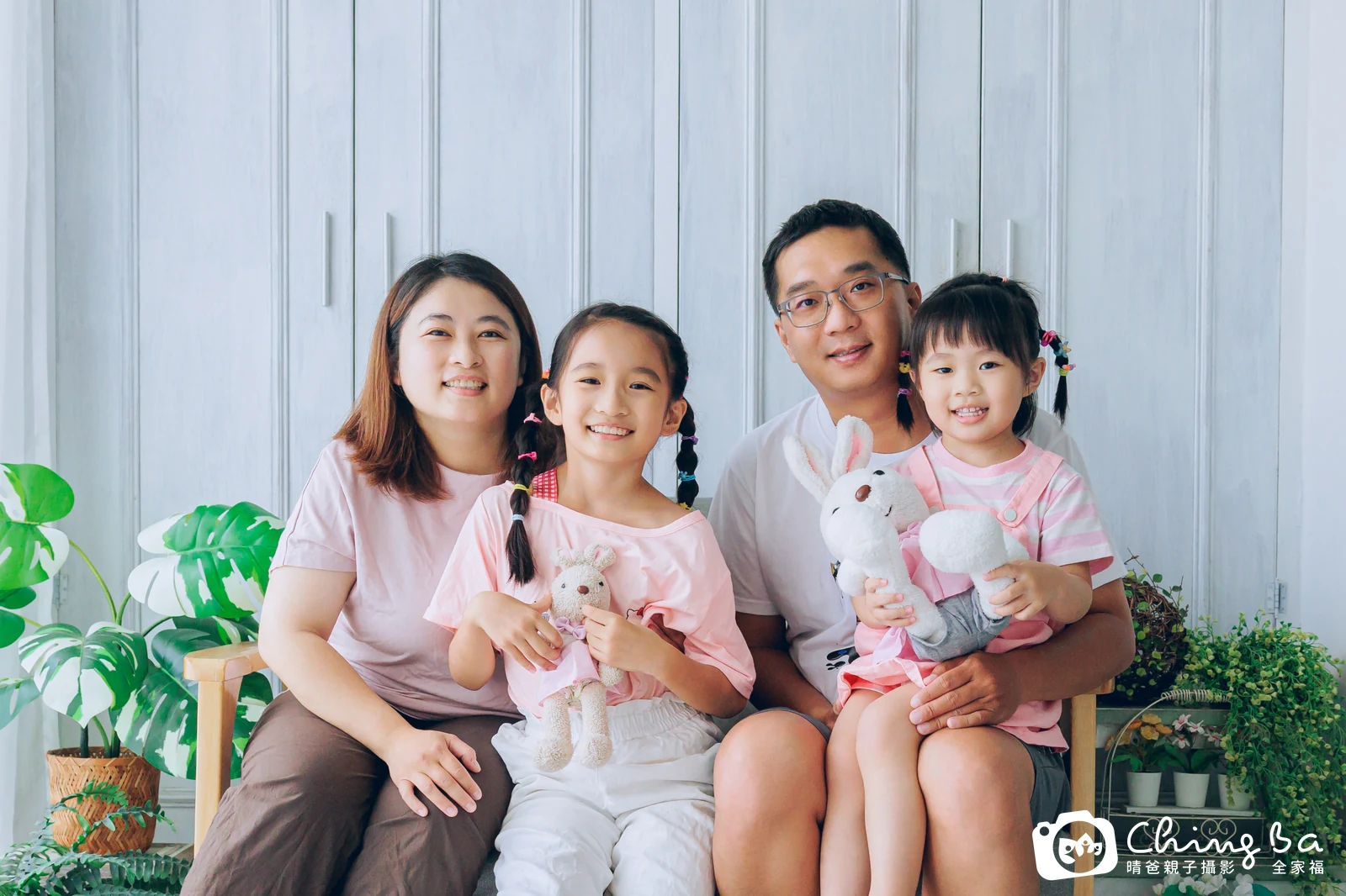 棚內親子寫真作品照｜2026 年秋季｜晴爸親子攝影