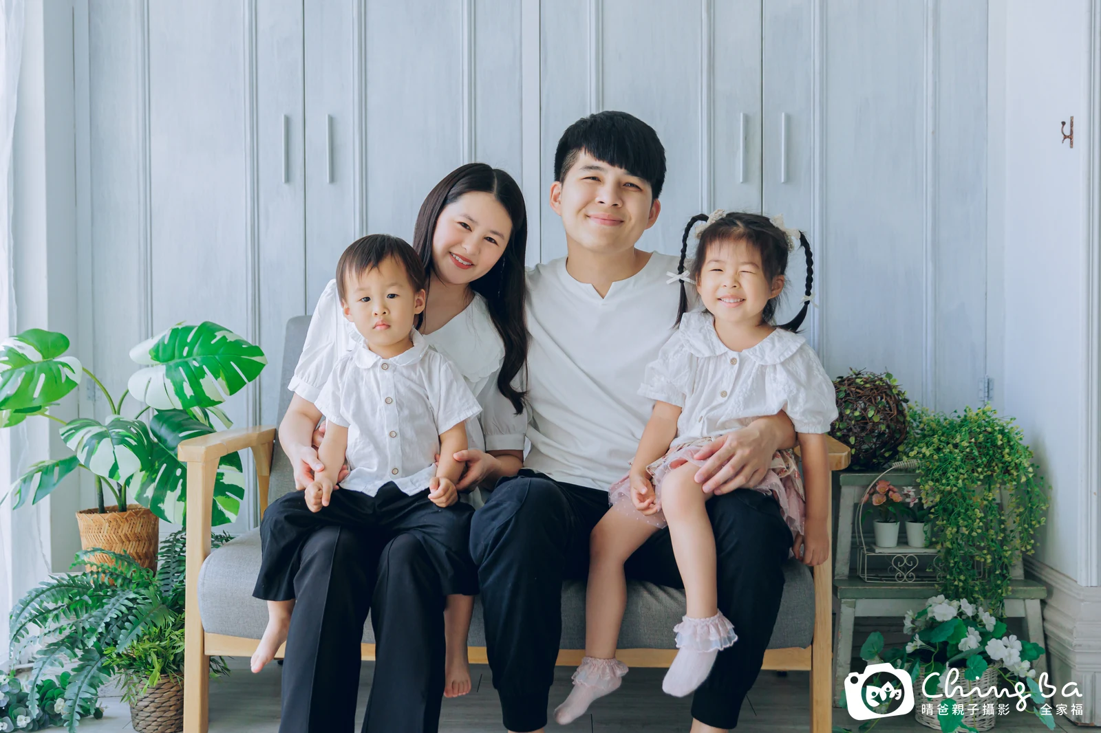 棚內親子寫真作品照｜2025 年春季｜晴爸親子攝影