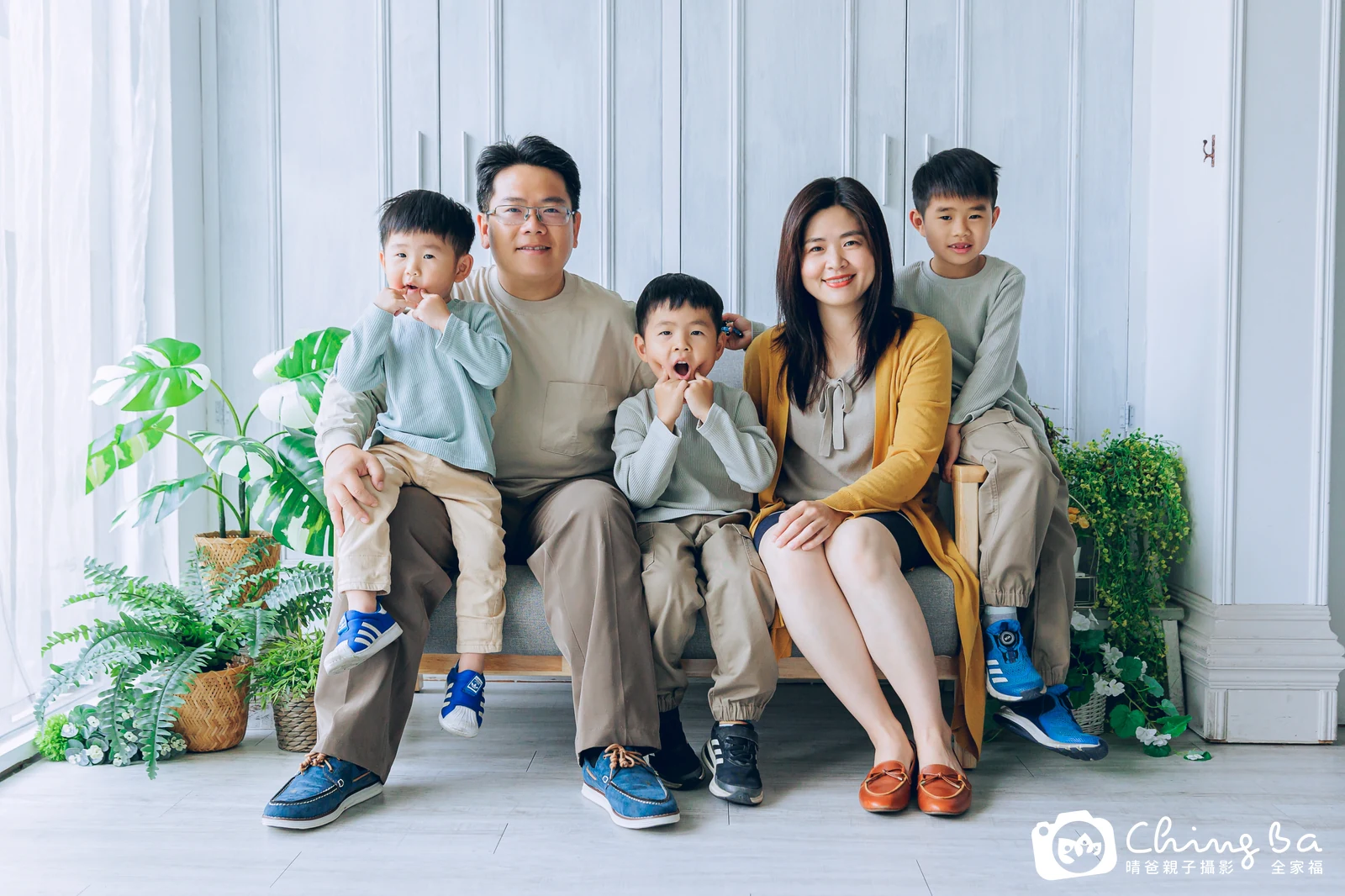 棚內親子寫真作品照｜2023 年春季｜晴爸親子攝影