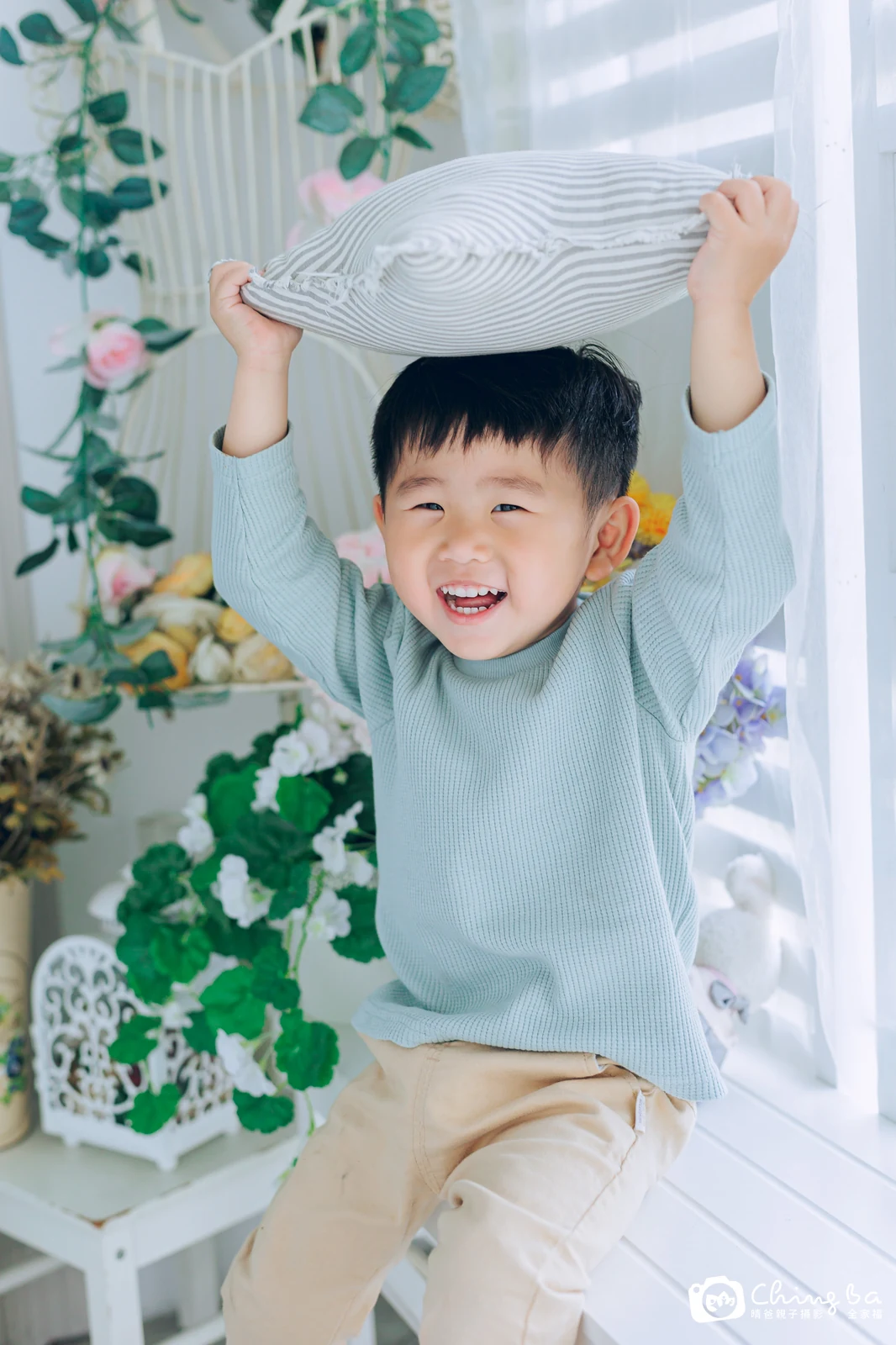 棚內親子寫真作品照｜2023 年春季｜晴爸親子攝影