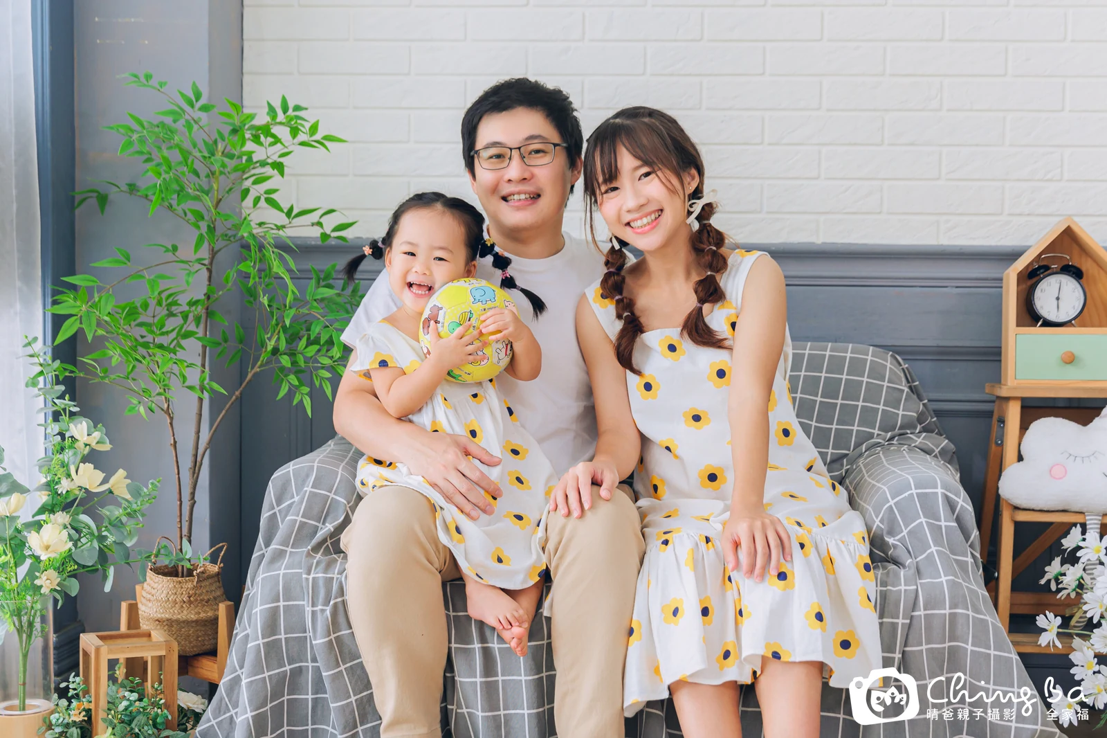 棚內親子寫真作品照｜2025 年夏季｜晴爸親子攝影