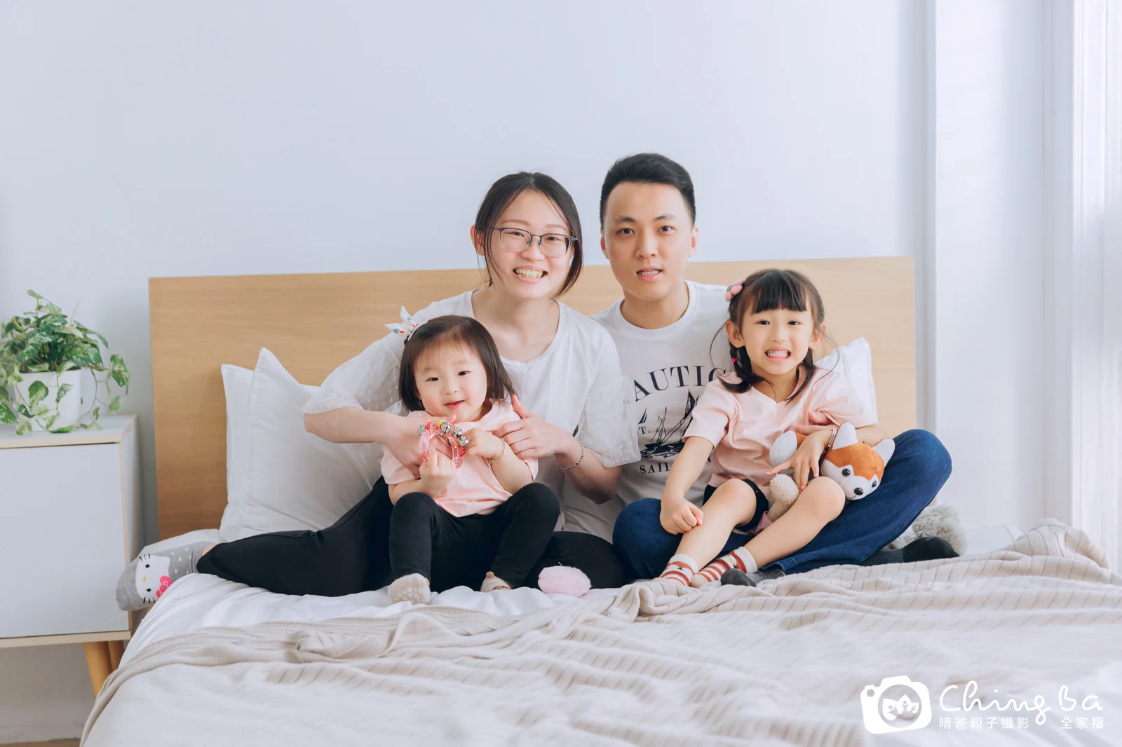 棚內親子寫真作品照｜2025 年春季｜晴爸親子攝影