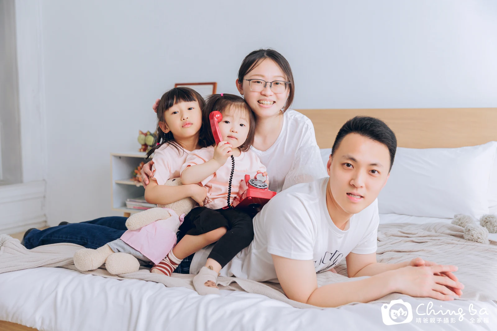 棚內親子寫真作品照｜2025 年春季｜晴爸親子攝影