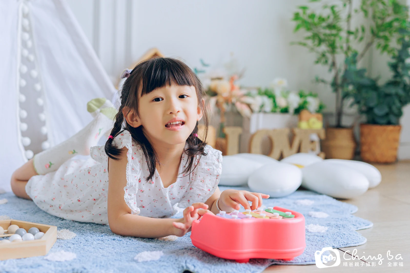 棚內親子寫真作品照｜2025 年春季｜晴爸親子攝影