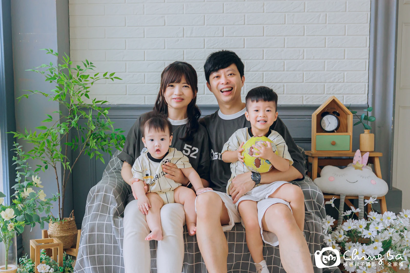 棚內親子寫真作品照｜2026 年夏季｜晴爸親子攝影