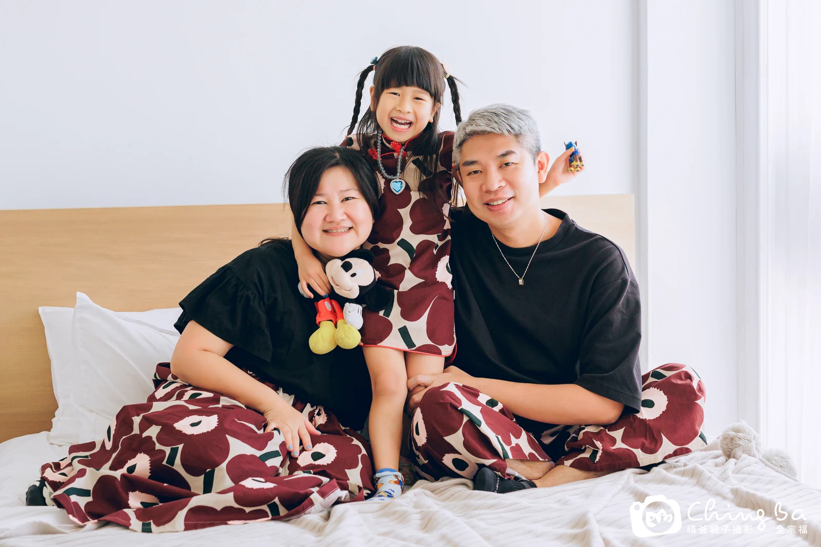 棚內親子寫真作品照｜2023 年冬季｜晴爸親子攝影