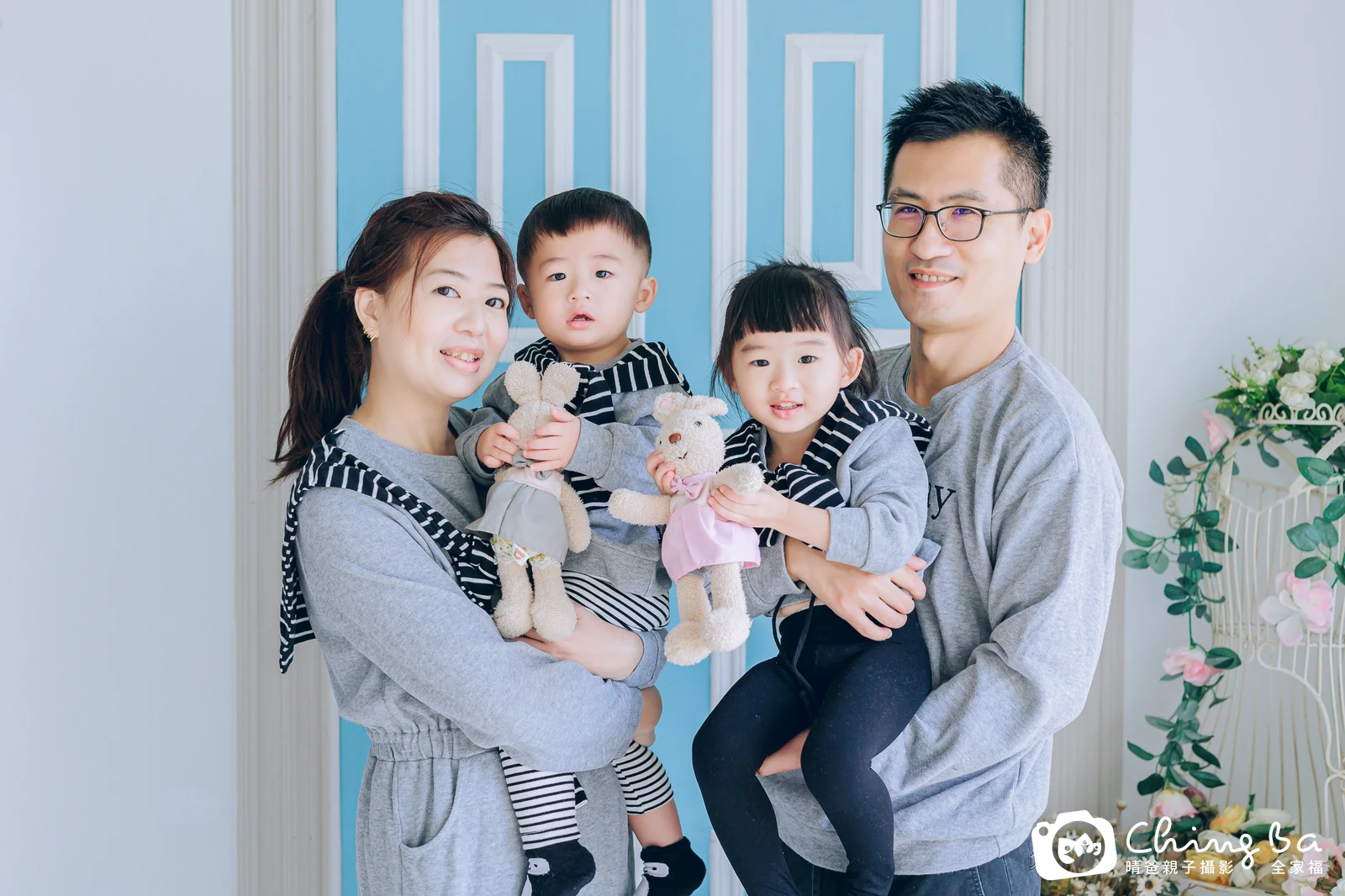 棚內親子寫真作品照｜2022 年冬季｜晴爸親子攝影