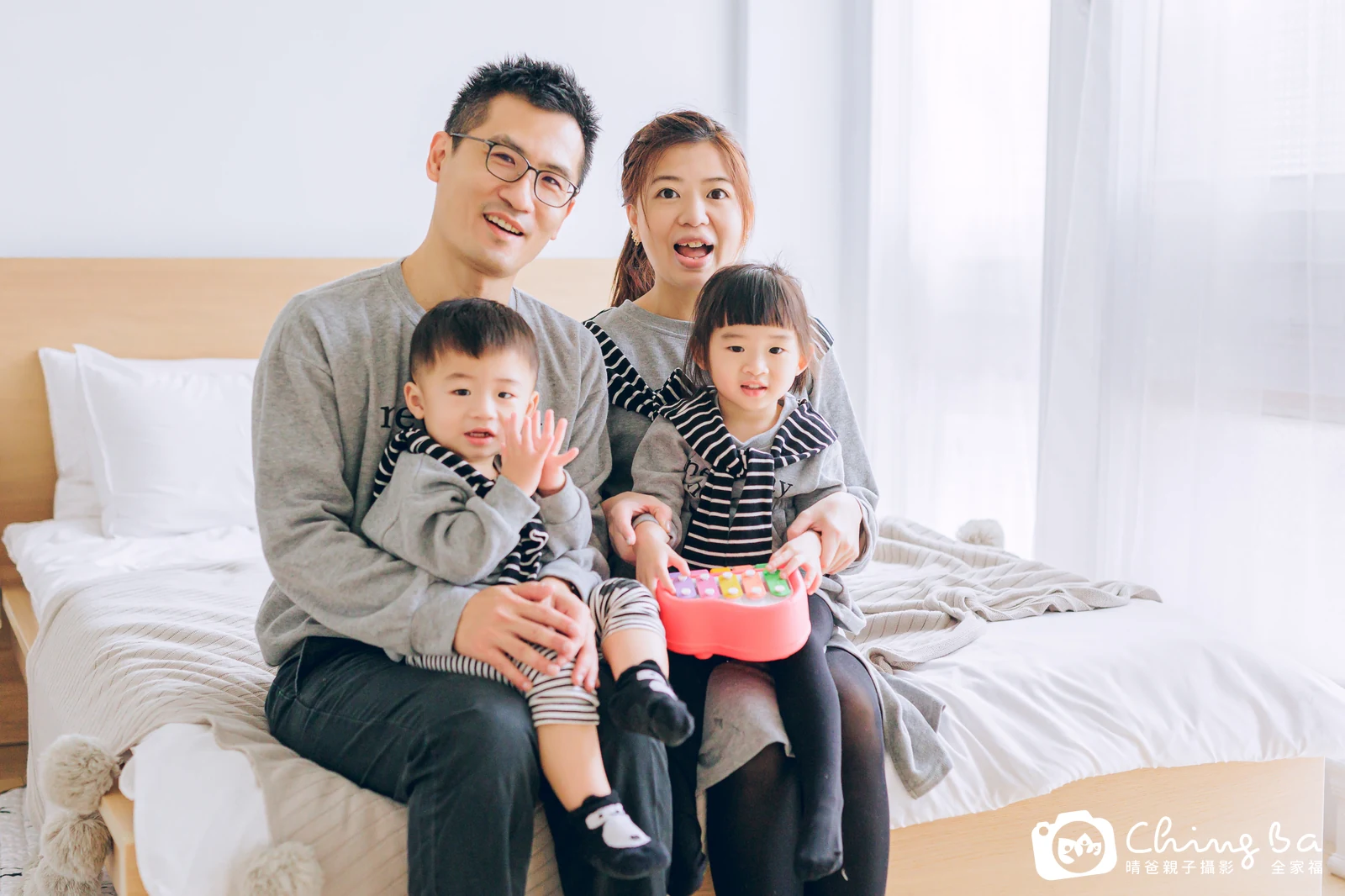 棚內親子寫真作品照|2022 年冬季|晴爸親子攝影